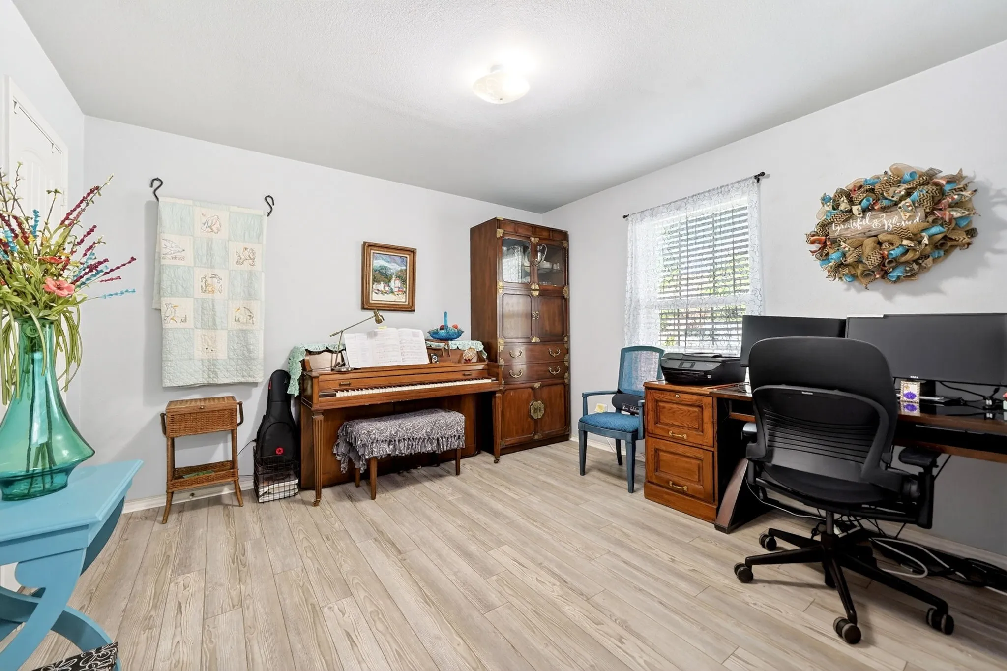 Single Family Residence For Sale in Kaufman County , 2011 Crosby Drive, Forney, Texas 75126, 4 Bedroom, 2 Bathroom, 2 Garage spaces, 1,929 Sqft, built in 2014, mls#21275325, Real Estate Agent in Forney, Homes For Sale in Kaufman county, Homes For Sale in Forney, Realtor in Forney Texas, Real Estate Brokerage Independent Realty Texas, Luminita Cordes Realtor