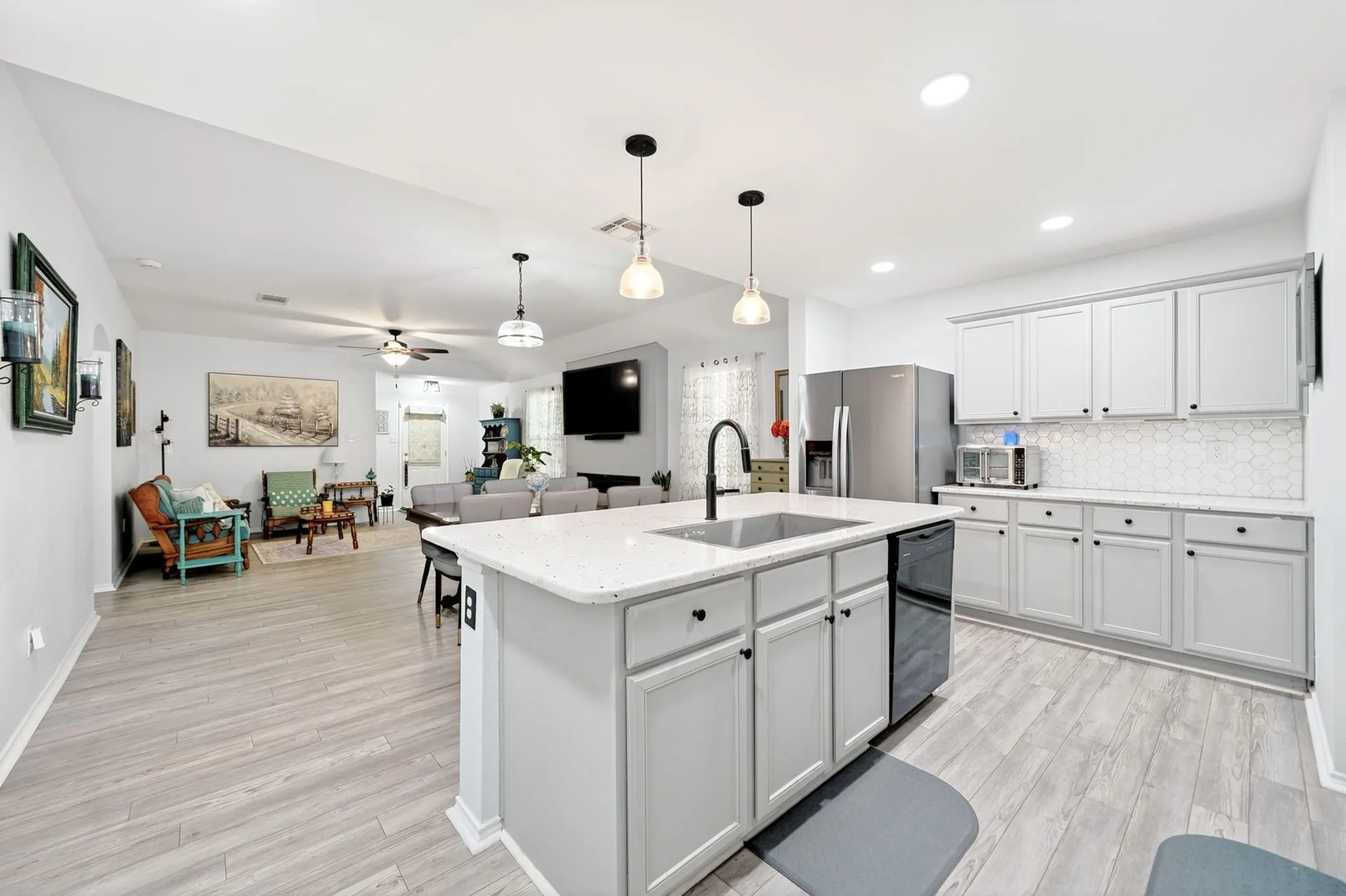 Single Family Residence For Sale in Kaufman County , 2011 Crosby Drive, Forney, Texas 75126, 4 Bedroom, 2 Bathroom, 2 Garage spaces, 1,929 Sqft, built in 2014, mls#21275325, Real Estate Agent in Forney, Homes For Sale in Kaufman county, Homes For Sale in Forney, Realtor in Forney Texas, Real Estate Brokerage Independent Realty Texas, Luminita Cordes Realtor