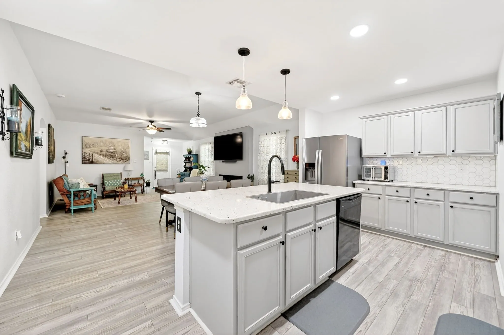 Single Family Residence For Sale in Kaufman County , 2011 Crosby Drive, Forney, Texas 75126, 4 Bedroom, 2 Bathroom, 2 Garage spaces, 1,929 Sqft, built in 2014, mls#21275325, Real Estate Agent in Forney, Homes For Sale in Kaufman county, Homes For Sale in Forney, Realtor in Forney Texas, Real Estate Brokerage Independent Realty Texas, Luminita Cordes Realtor
