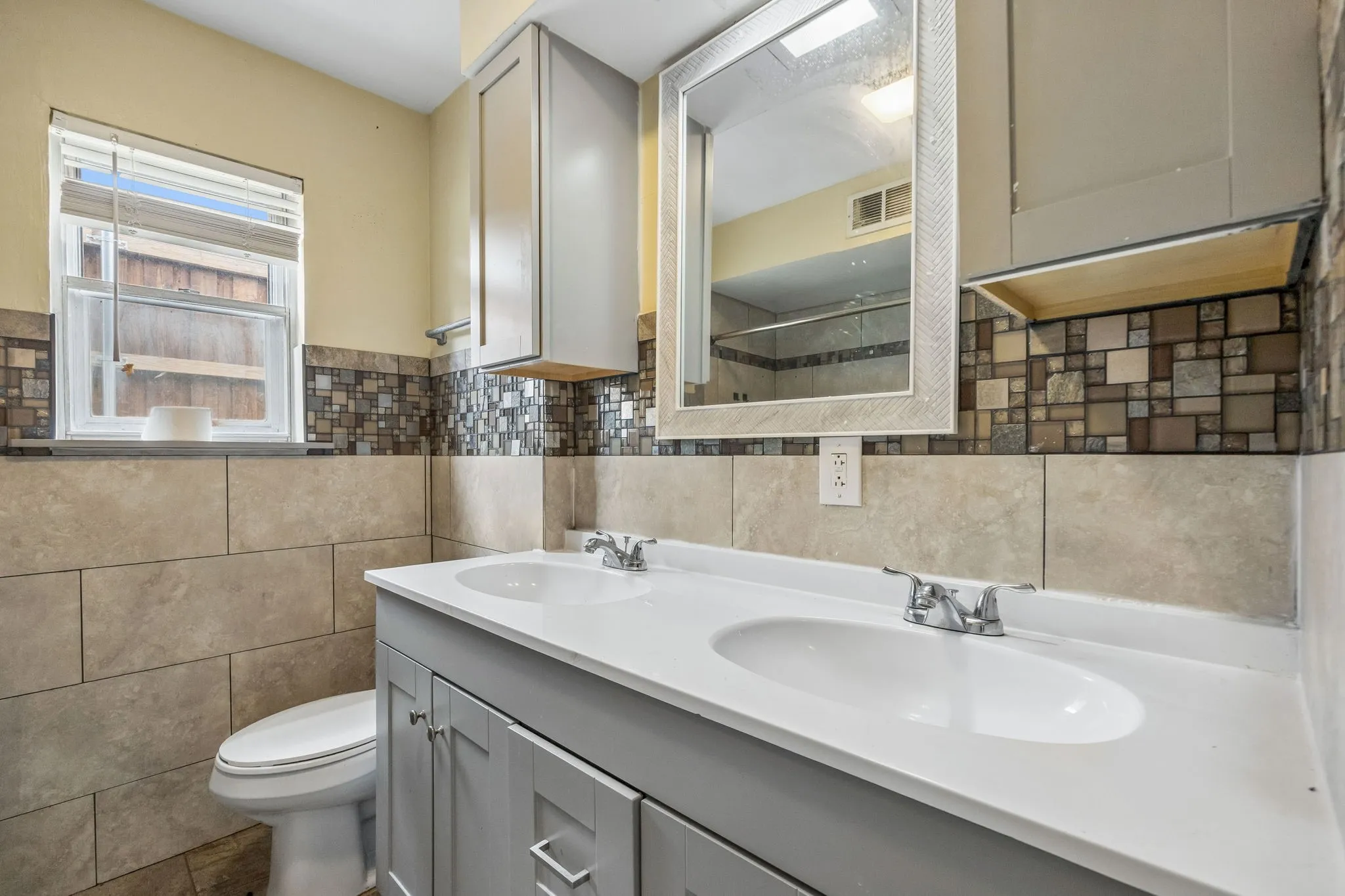 Single Family Residence For Sale in Dallas County , 3534 Royal Lane, Dallas, Texas 75229, 4 Bedroom, 3 Bathroom, Garage spaces, 1,731 Sqft, built in 1961, mls#21271966, Real Estate Agent in Dallas, Homes For Sale in Dallas county, Homes For Sale in Dallas, Realtor in Dallas Texas, Real Estate Brokerage Independent Realty Texas, Luminita Cordes Realtor