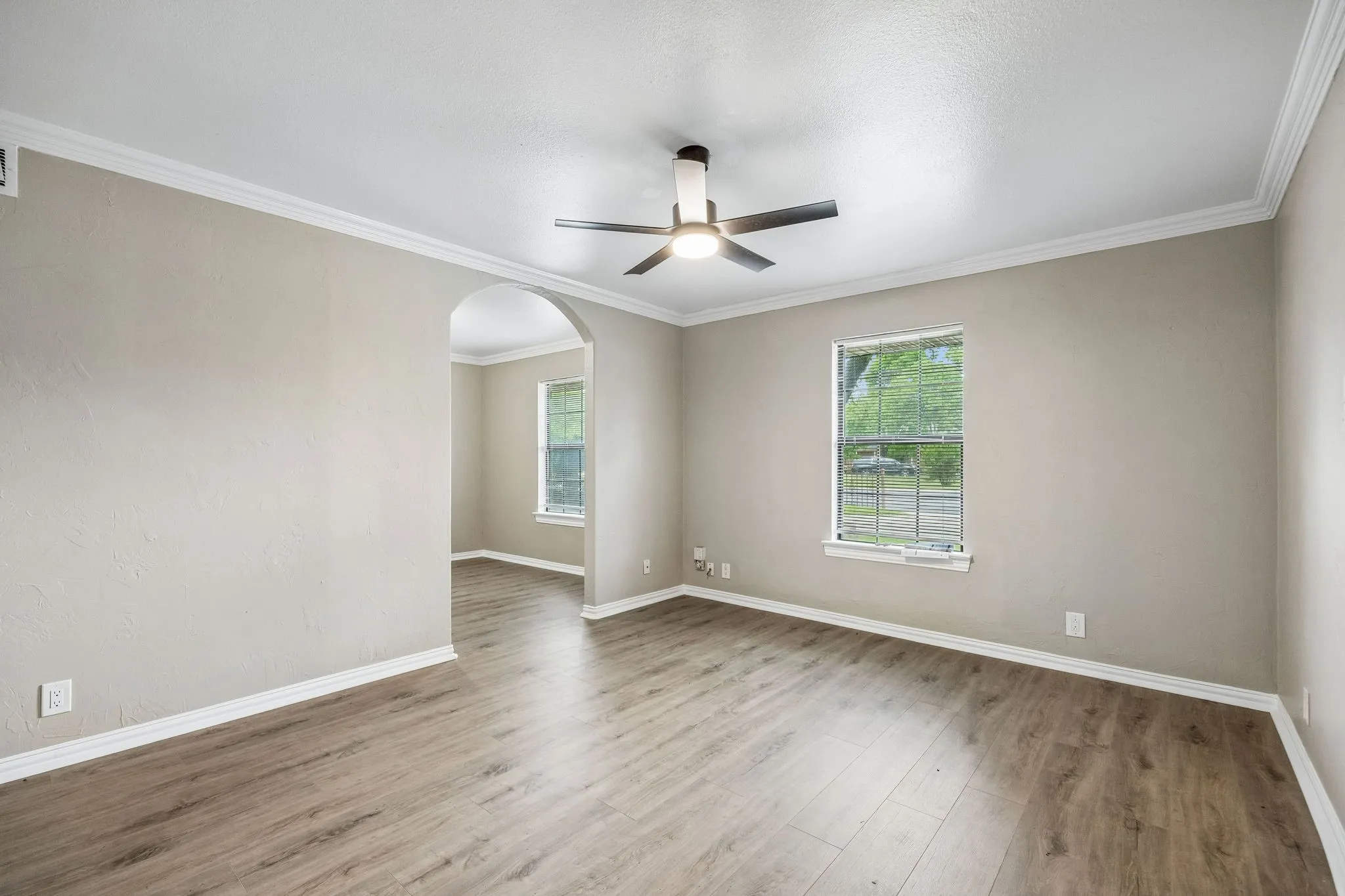 Single Family Residence For Sale in Dallas County , 3534 Royal Lane, Dallas, Texas 75229, 4 Bedroom, 3 Bathroom, Garage spaces, 1,731 Sqft, built in 1961, mls#21271966, Real Estate Agent in Dallas, Homes For Sale in Dallas county, Homes For Sale in Dallas, Realtor in Dallas Texas, Real Estate Brokerage Independent Realty Texas, Luminita Cordes Realtor