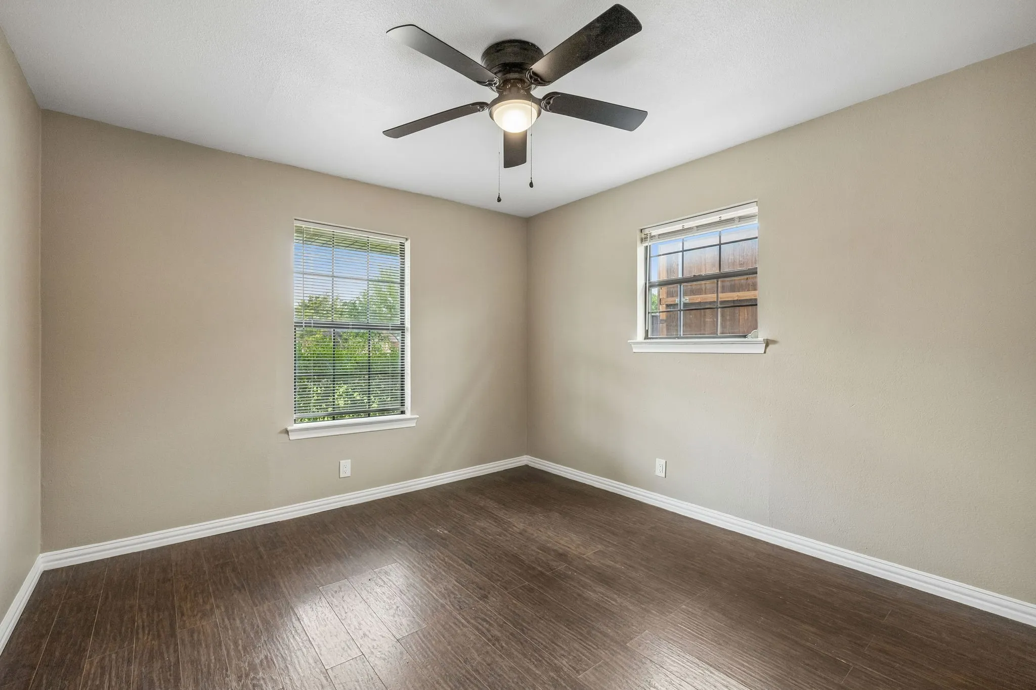 Single Family Residence For Sale in Dallas County , 3534 Royal Lane, Dallas, Texas 75229, 4 Bedroom, 3 Bathroom, Garage spaces, 1,731 Sqft, built in 1961, mls#21271966, Real Estate Agent in Dallas, Homes For Sale in Dallas county, Homes For Sale in Dallas, Realtor in Dallas Texas, Real Estate Brokerage Independent Realty Texas, Luminita Cordes Realtor
