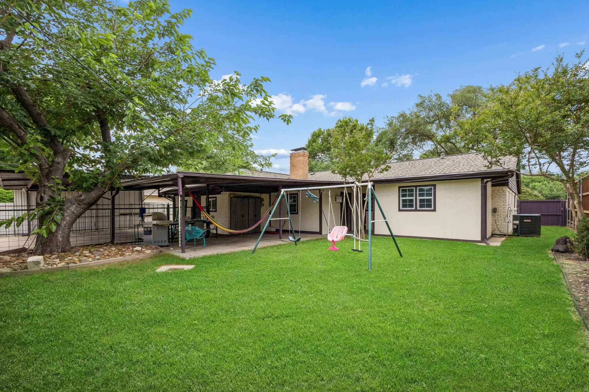 Single Family Residence For Sale in Dallas County , 3534 Royal Lane, Dallas, Texas 75229, 4 Bedroom, 3 Bathroom, Garage spaces, 1,731 Sqft, built in 1961, mls#21271966, Real Estate Agent in Dallas, Homes For Sale in Dallas county, Homes For Sale in Dallas, Realtor in Dallas Texas, Real Estate Brokerage Independent Realty Texas, Luminita Cordes Realtor