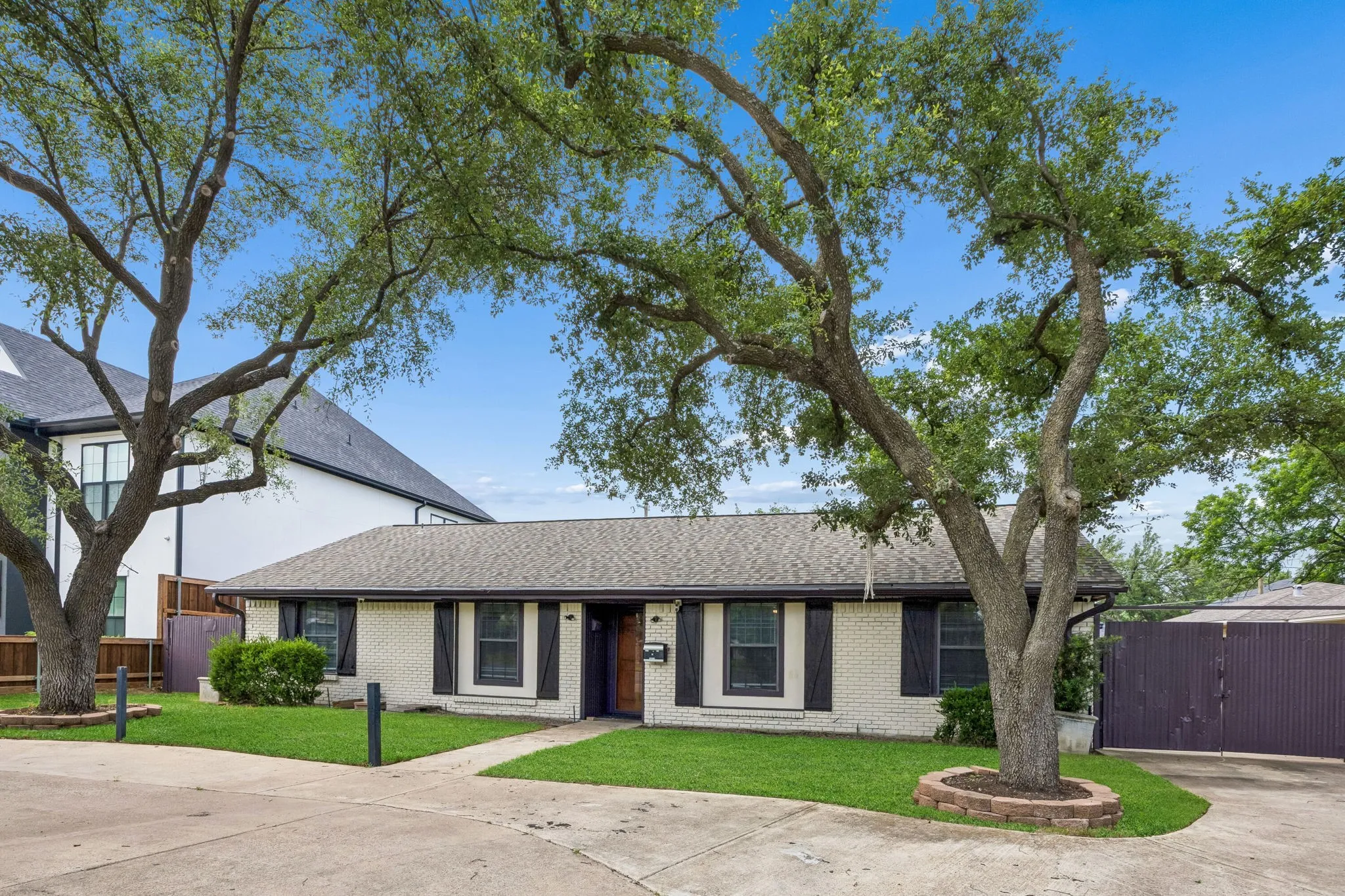 Single Family Residence For Sale in Dallas County , 3534 Royal Lane, Dallas, Texas 75229, 4 Bedroom, 3 Bathroom, Garage spaces, 1,731 Sqft, built in 1961, mls#21271966, Real Estate Agent in Dallas, Homes For Sale in Dallas county, Homes For Sale in Dallas, Realtor in Dallas Texas, Real Estate Brokerage Independent Realty Texas, Luminita Cordes Realtor