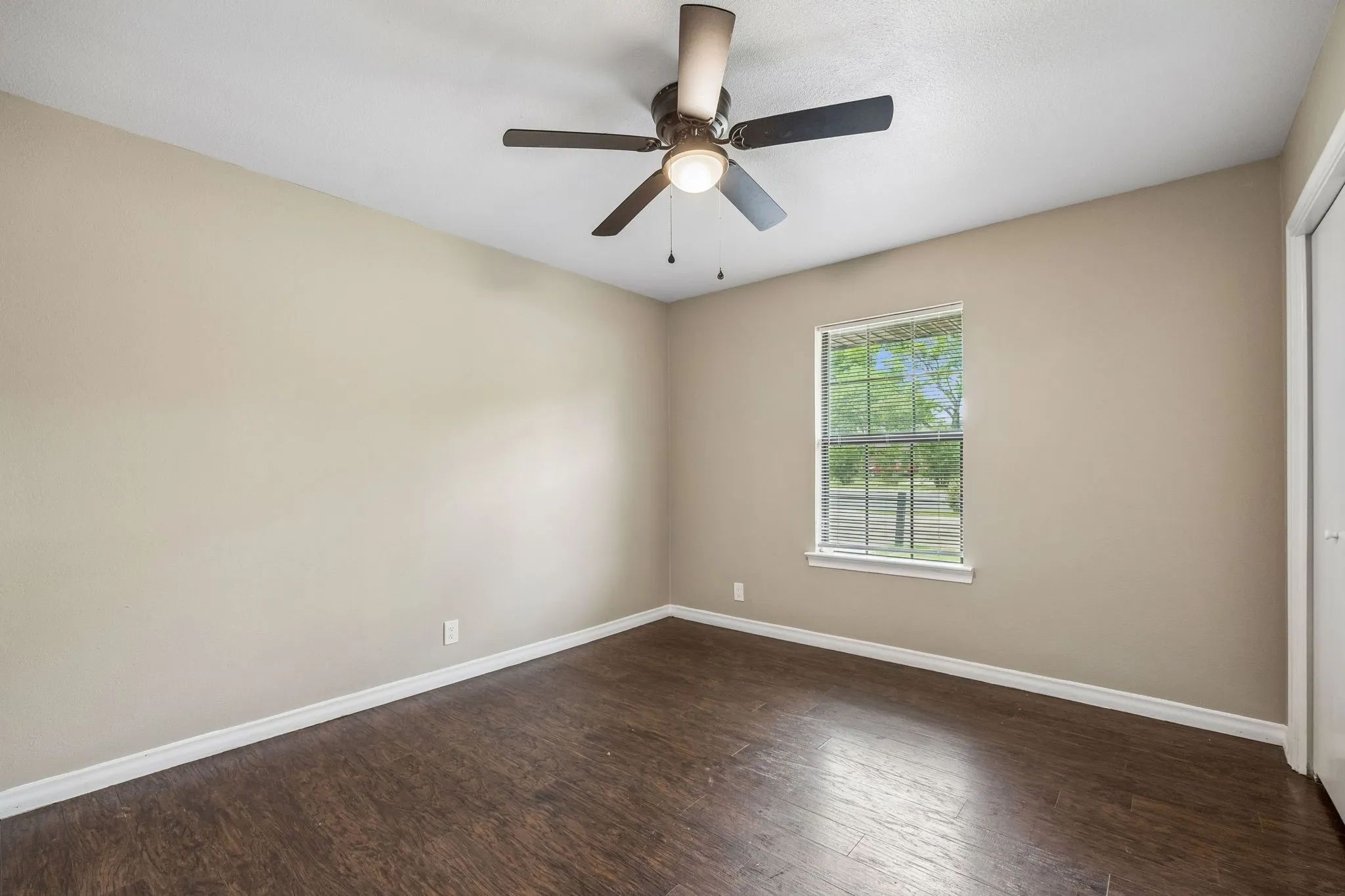 Single Family Residence For Sale in Dallas County , 3534 Royal Lane, Dallas, Texas 75229, 4 Bedroom, 3 Bathroom, Garage spaces, 1,731 Sqft, built in 1961, mls#21271966, Real Estate Agent in Dallas, Homes For Sale in Dallas county, Homes For Sale in Dallas, Realtor in Dallas Texas, Real Estate Brokerage Independent Realty Texas, Luminita Cordes Realtor