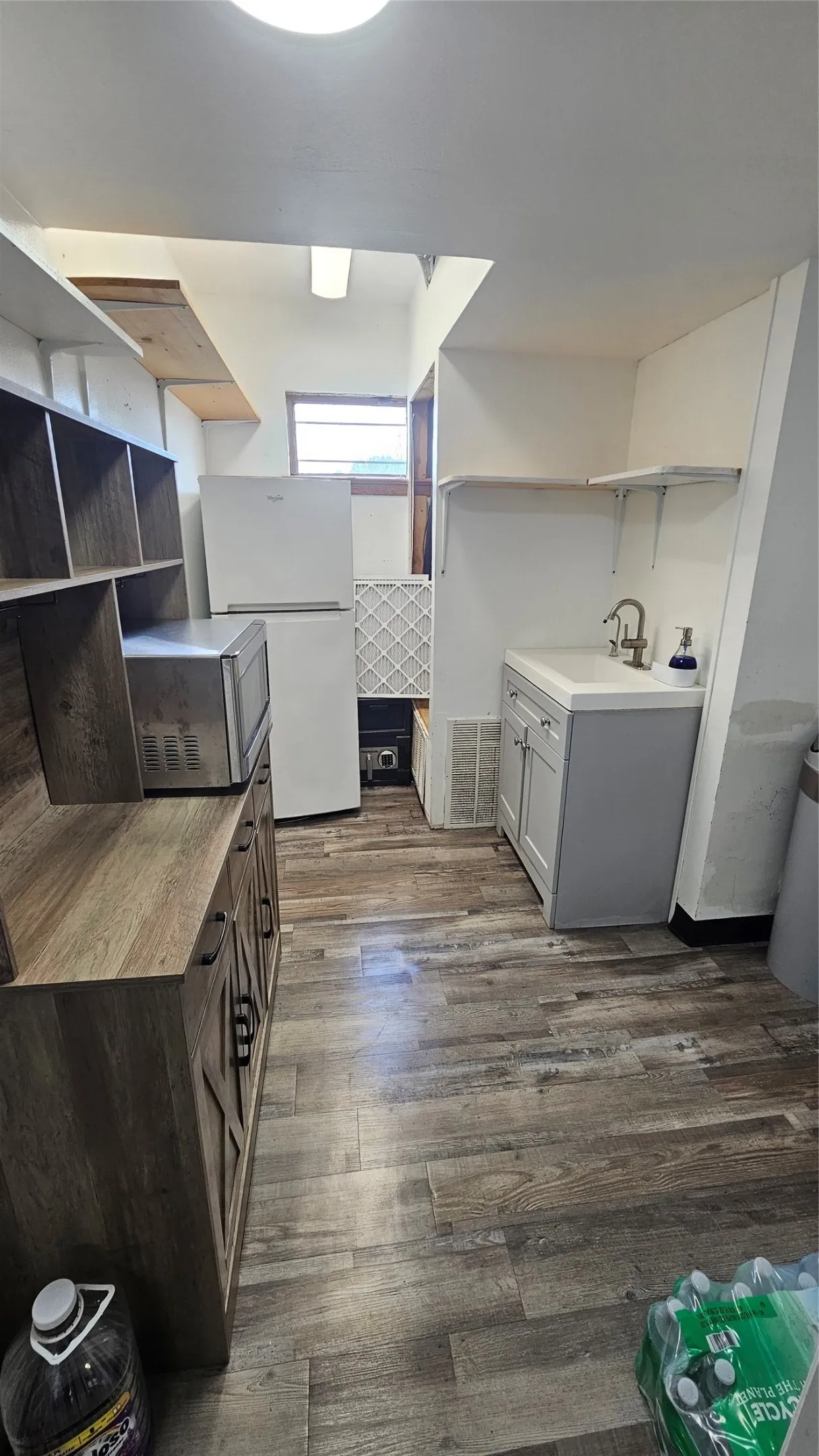 break room​​‌​​​​‌​​‌‌​‌‌​​​‌‌​‌​‌​‌​​​‌​​ kitchenette