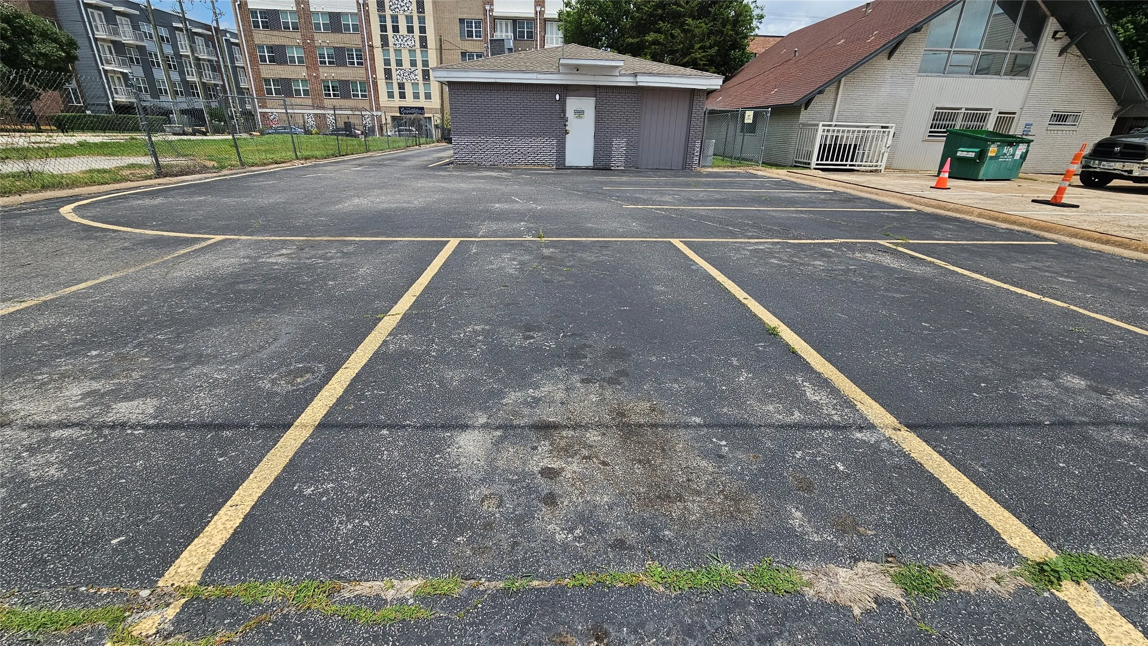 Office For Rent in Dallas County , 220 W 10th Street, Dallas, Texas 75208, 0, 0, Garage spaces, 0 Sqft, built in 1959, mls#21274997, Real Estate Agent in Dallas, Homes For Rent in Dallas county, Homes For Rent in Dallas, Realtor in Dallas Texas, Real Estate Brokerage Independent Realty Texas, Luminita Cordes Realtor