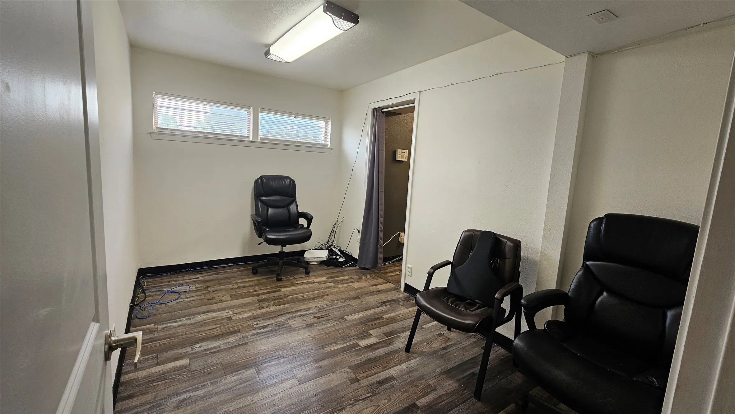 Office For Rent in Dallas County , 220 W 10th Street, Dallas, Texas 75208, 0, 0, Garage spaces, 0 Sqft, built in 1959, mls#21274997, Real Estate Agent in Dallas, Homes For Rent in Dallas county, Homes For Rent in Dallas, Realtor in Dallas Texas, Real Estate Brokerage Independent Realty Texas, Luminita Cordes Realtor