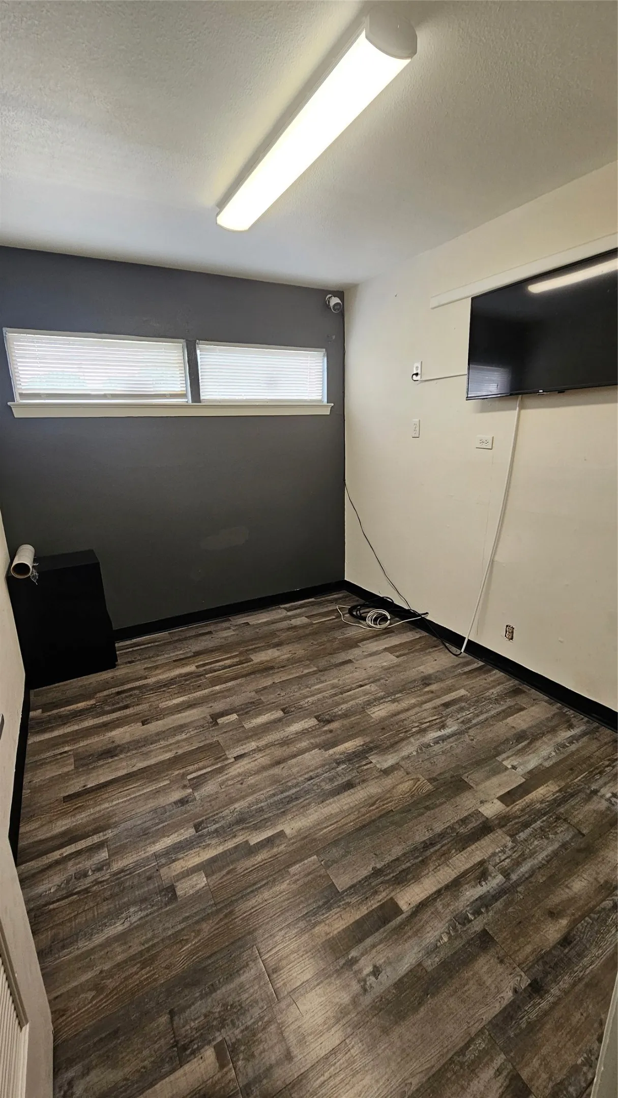 Office For Rent in Dallas County , 220 W 10th Street, Dallas, Texas 75208, 0, 0, Garage spaces, 0 Sqft, built in 1959, mls#21274997, Real Estate Agent in Dallas, Homes For Rent in Dallas county, Homes For Rent in Dallas, Realtor in Dallas Texas, Real Estate Brokerage Independent Realty Texas, Luminita Cordes Realtor