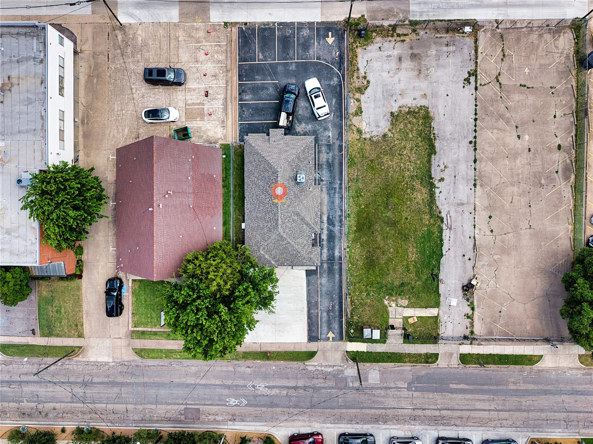 Office For Rent in Dallas County , 220 W 10th Street, Dallas, Texas 75208, 0, 0, Garage spaces, 0 Sqft, built in 1959, mls#21274997, Real Estate Agent in Dallas, Homes For Rent in Dallas county, Homes For Rent in Dallas, Realtor in Dallas Texas, Real Estate Brokerage Independent Realty Texas, Luminita Cordes Realtor