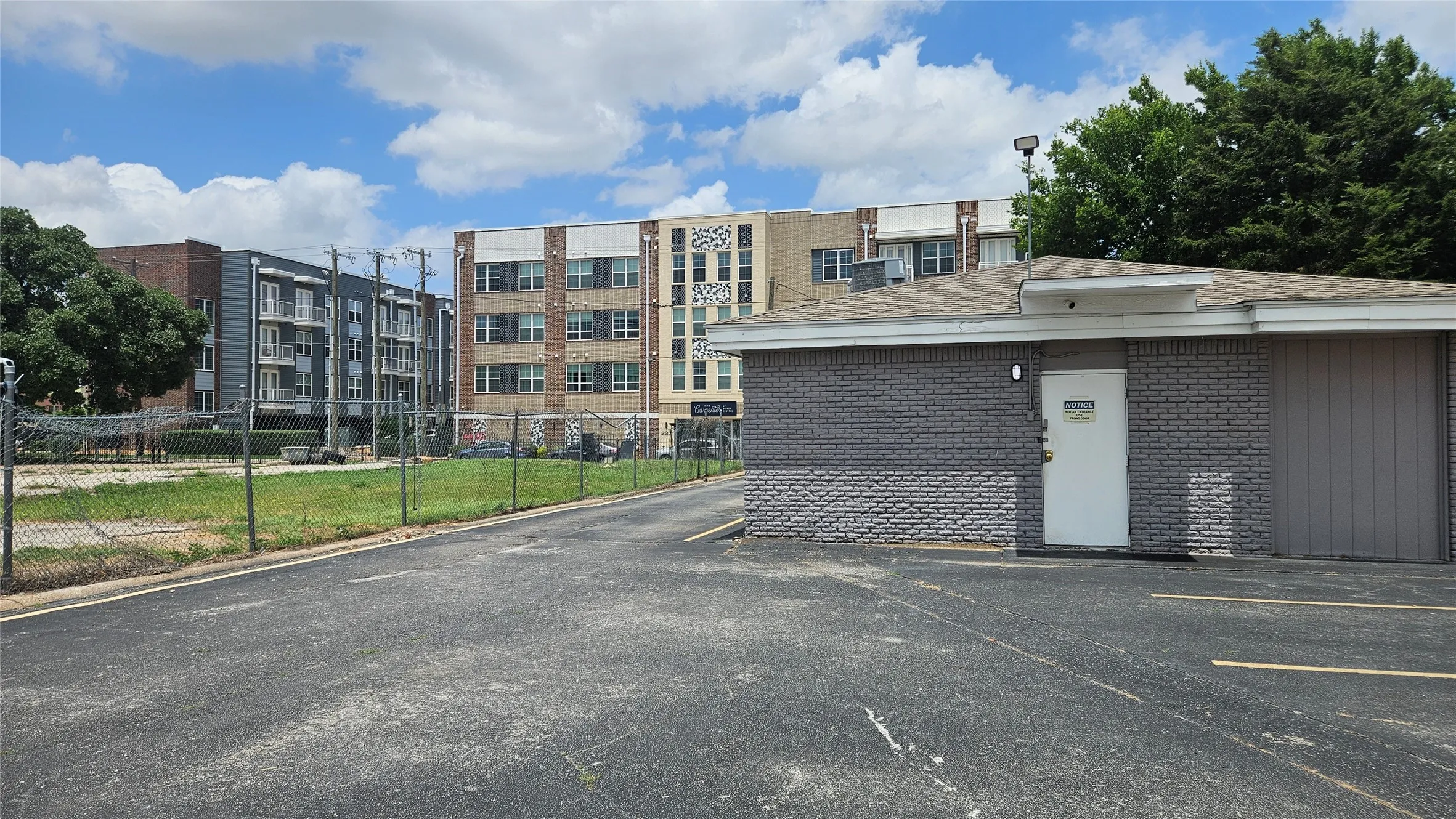 Office For Rent in Dallas County , 220 W 10th Street, Dallas, Texas 75208, 0, 0, Garage spaces, 0 Sqft, built in 1959, mls#21274997, Real Estate Agent in Dallas, Homes For Rent in Dallas county, Homes For Rent in Dallas, Realtor in Dallas Texas, Real Estate Brokerage Independent Realty Texas, Luminita Cordes Realtor