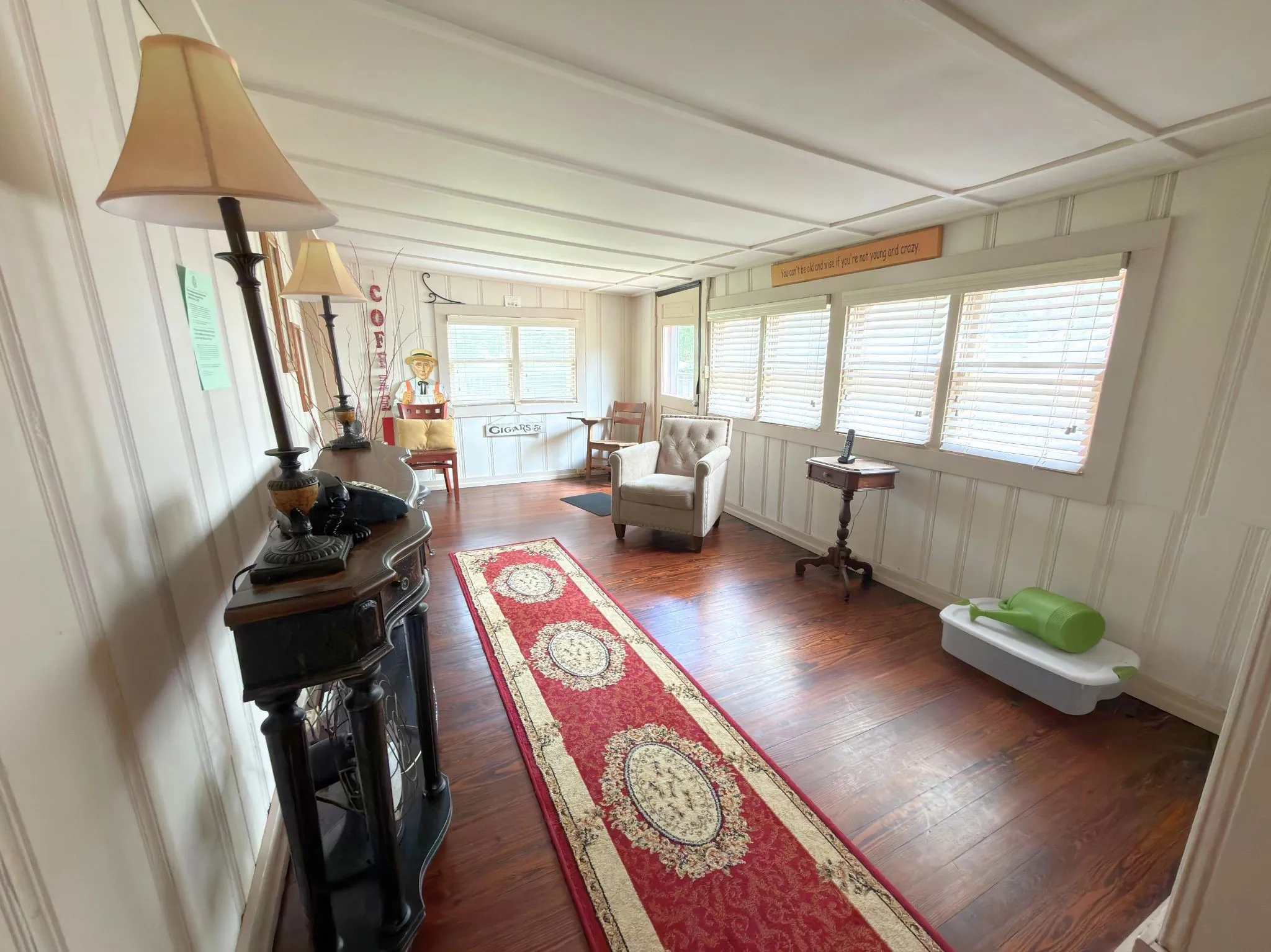 Office For Rent in Hood County , 902 W Pearl Street, Granbury, Texas 76048, 0, 0, Garage spaces, 0 Sqft, built in 1928, mls#21275225, Real Estate Agent in Granbury, Homes For Rent in Hood county, Homes For Rent in Granbury, Realtor in Granbury Texas, Real Estate Brokerage Independent Realty Texas, Luminita Cordes Realtor
