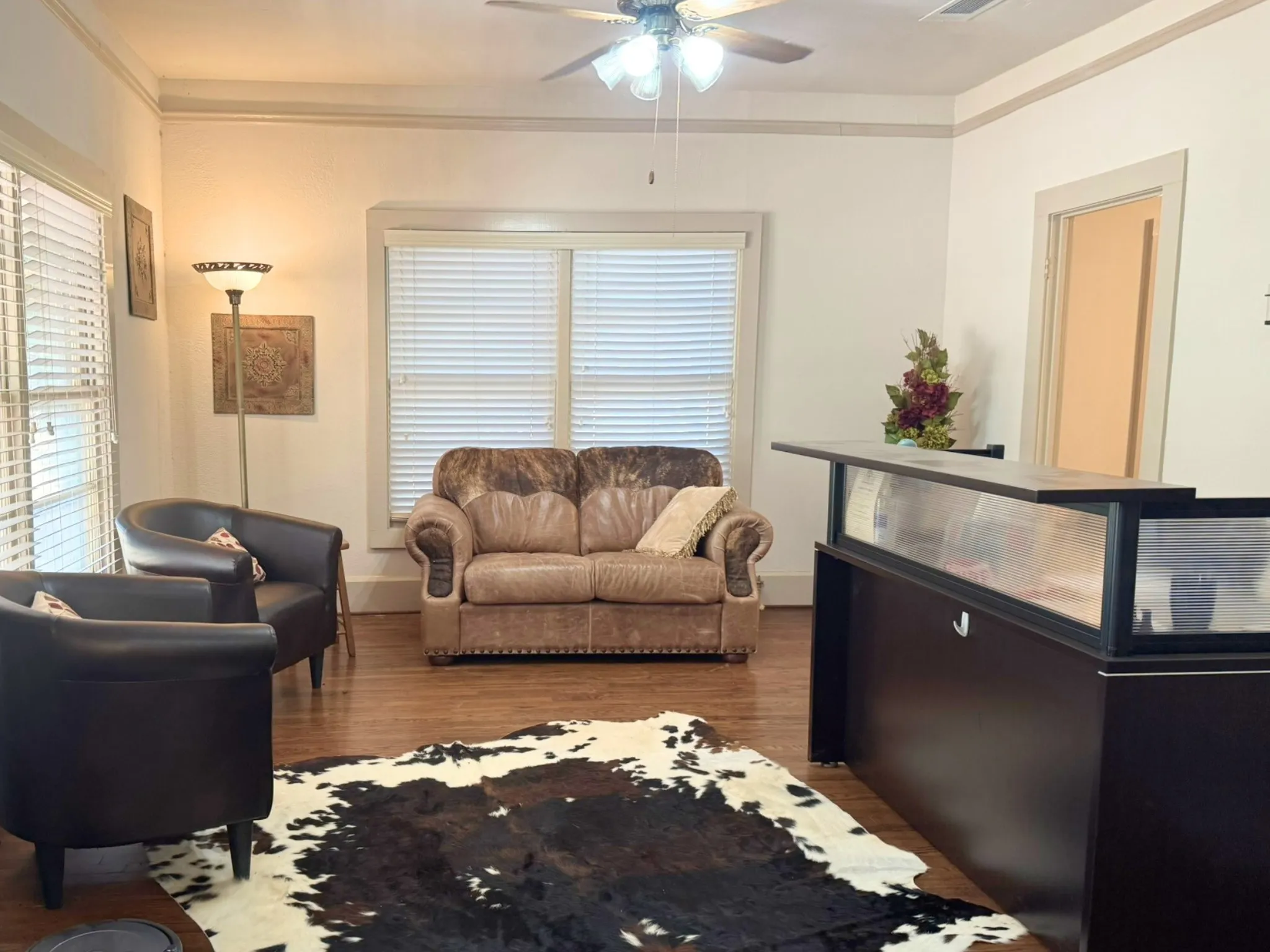 Office For Rent in Hood County , 902 W Pearl Street, Granbury, Texas 76048, 0, 0, Garage spaces, 0 Sqft, built in 1928, mls#21275225, Real Estate Agent in Granbury, Homes For Rent in Hood county, Homes For Rent in Granbury, Realtor in Granbury Texas, Real Estate Brokerage Independent Realty Texas, Luminita Cordes Realtor