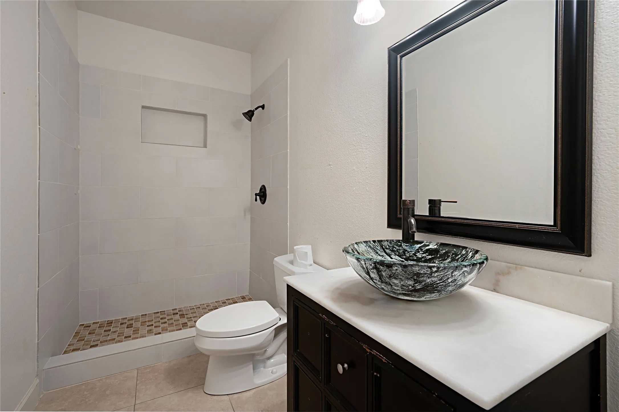 Single Family Residence For Sale in Collin County , 10910 Blackberry Lane, Frisco, Texas 75033, 4 Bedroom, 2 Bathroom, 3 Garage spaces, 2,510 Sqft, built in 2000, mls#21274888, Real Estate Agent in Frisco, Homes For Sale in Collin county, Homes For Sale in Frisco, Realtor in Frisco Texas, Real Estate Brokerage Independent Realty Texas, Luminita Cordes Realtor