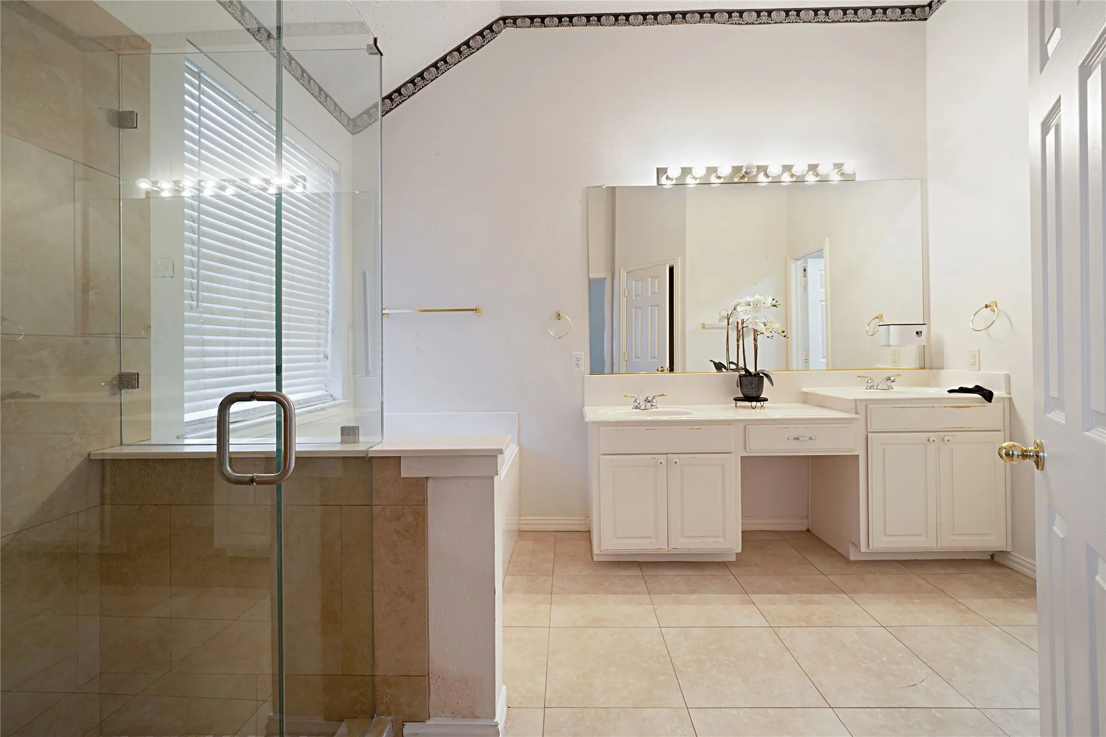 Single Family Residence For Sale in Collin County , 10910 Blackberry Lane, Frisco, Texas 75033, 4 Bedroom, 2 Bathroom, 3 Garage spaces, 2,510 Sqft, built in 2000, mls#21274888, Real Estate Agent in Frisco, Homes For Sale in Collin county, Homes For Sale in Frisco, Realtor in Frisco Texas, Real Estate Brokerage Independent Realty Texas, Luminita Cordes Realtor