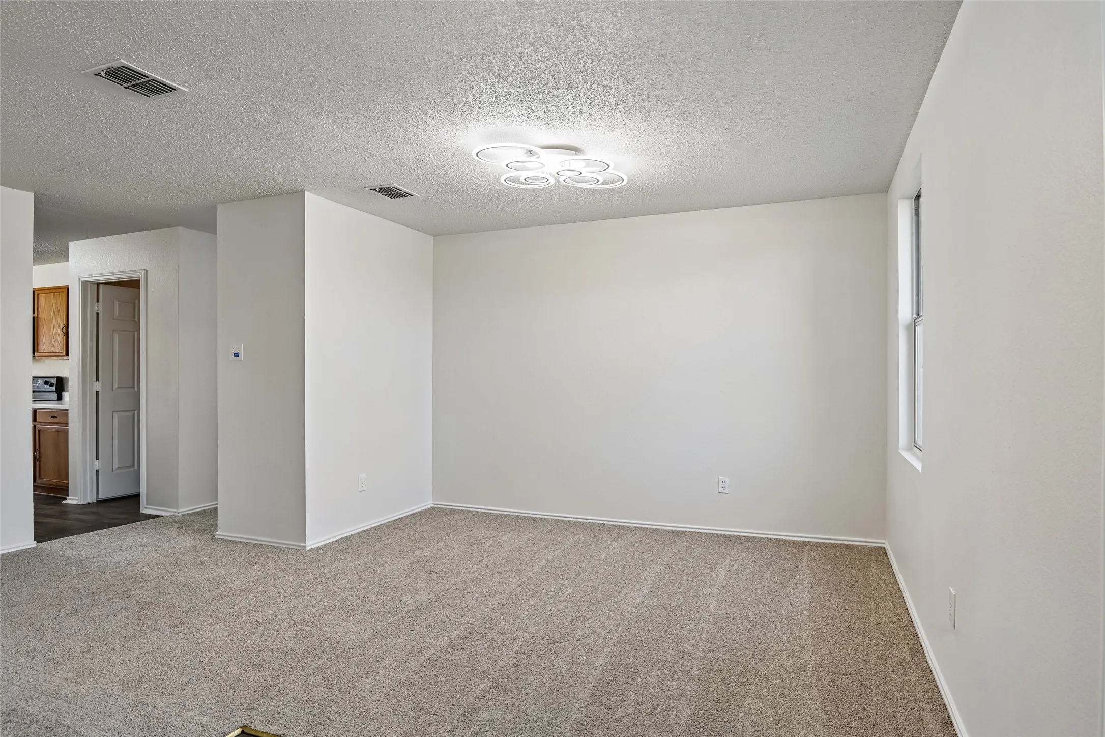 Single Family Residence For Sale in Dallas County , 3037 Paint Brush Place, Lancaster, Texas 75134, 3 Bedroom, 2 Bathroom, 2 Garage spaces, 1,914 Sqft, built in 2004, mls#21275389, Real Estate Agent in Lancaster, Homes For Sale in Dallas county, Homes For Sale in Lancaster, Realtor in Lancaster Texas, Real Estate Brokerage Independent Realty Texas, Luminita Cordes Realtor