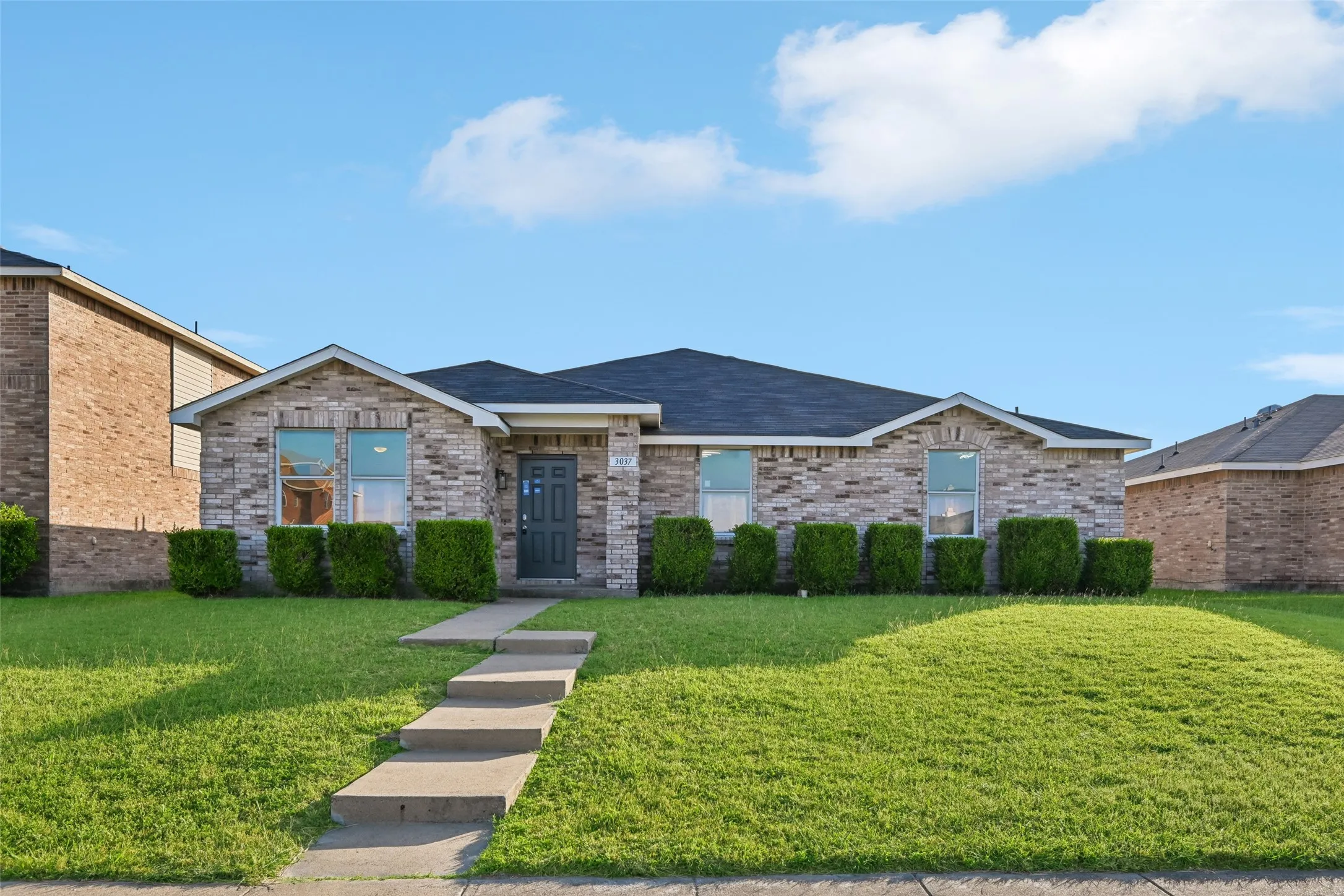 Single Family Residence For Sale in Dallas County , 3037 Paint Brush Place, Lancaster, Texas 75134, 3 Bedroom, 2 Bathroom, 2 Garage spaces, 1,914 Sqft, built in 2004, mls#21275389, Real Estate Agent in Lancaster, Homes For Sale in Dallas county, Homes For Sale in Lancaster, Realtor in Lancaster Texas, Real Estate Brokerage Independent Realty Texas, Luminita Cordes Realtor