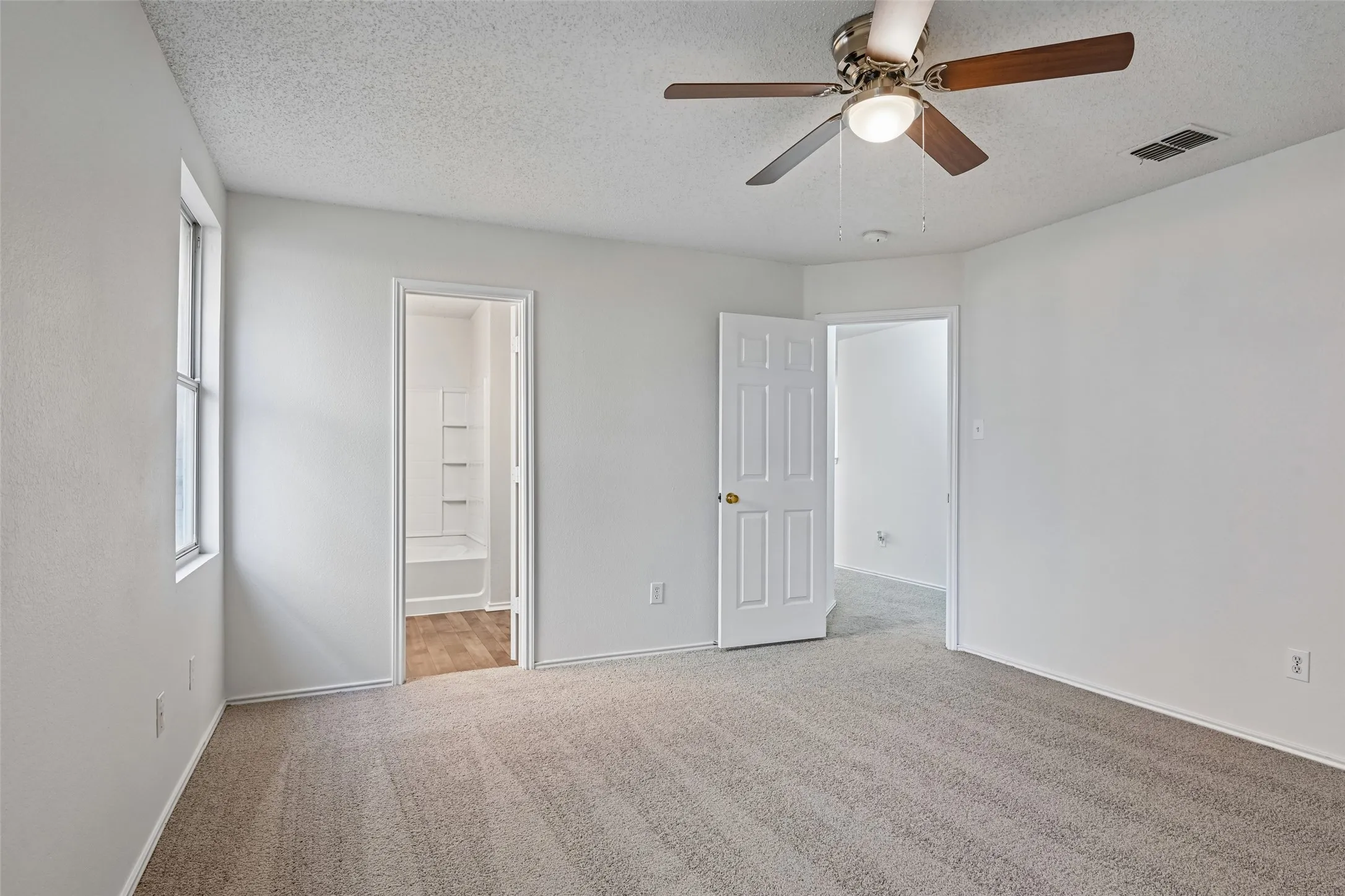 Single Family Residence For Sale in Dallas County , 3037 Paint Brush Place, Lancaster, Texas 75134, 3 Bedroom, 2 Bathroom, 2 Garage spaces, 1,914 Sqft, built in 2004, mls#21275389, Real Estate Agent in Lancaster, Homes For Sale in Dallas county, Homes For Sale in Lancaster, Realtor in Lancaster Texas, Real Estate Brokerage Independent Realty Texas, Luminita Cordes Realtor