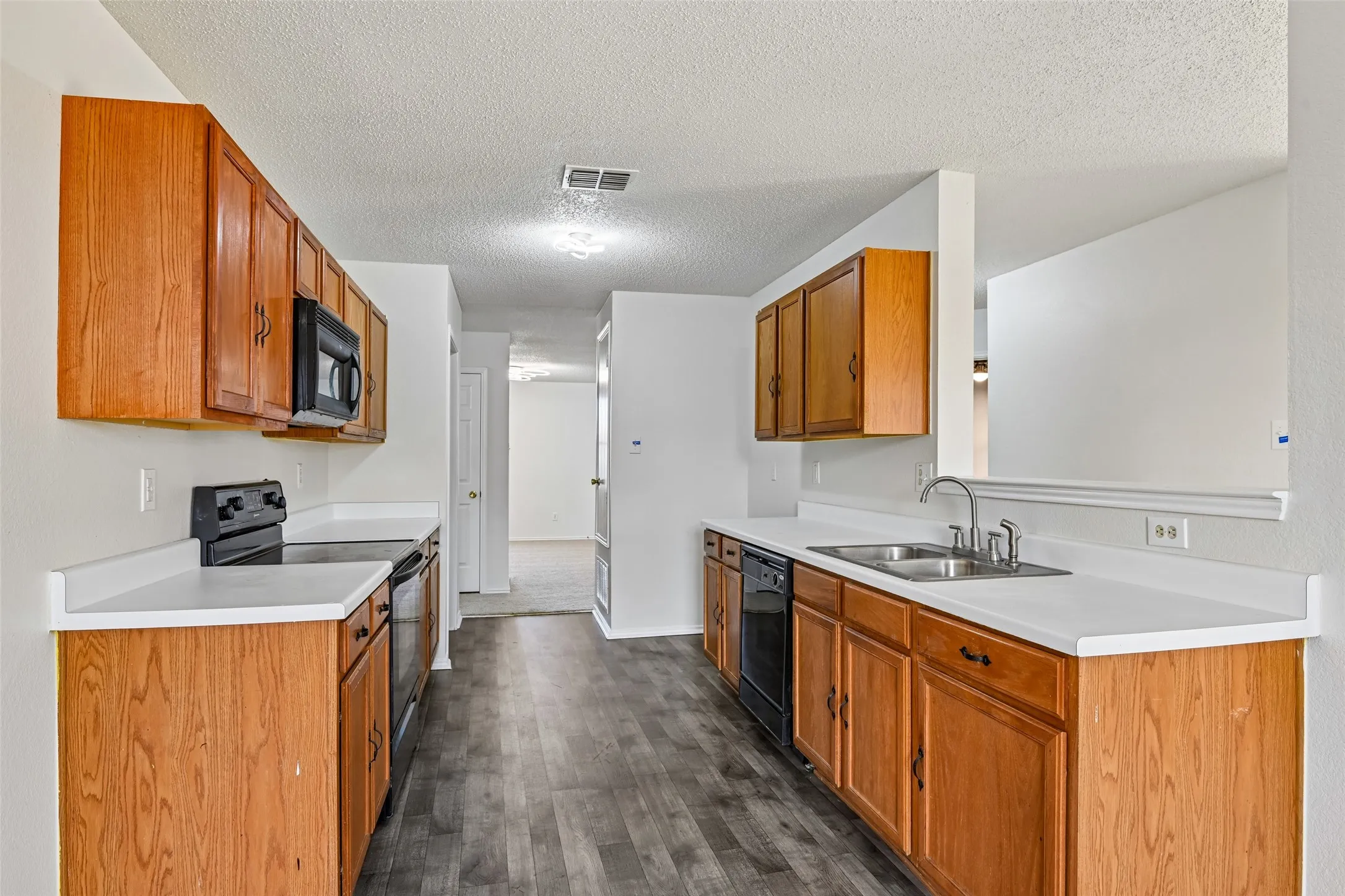 Single Family Residence For Sale in Dallas County , 3037 Paint Brush Place, Lancaster, Texas 75134, 3 Bedroom, 2 Bathroom, 2 Garage spaces, 1,914 Sqft, built in 2004, mls#21275389, Real Estate Agent in Lancaster, Homes For Sale in Dallas county, Homes For Sale in Lancaster, Realtor in Lancaster Texas, Real Estate Brokerage Independent Realty Texas, Luminita Cordes Realtor