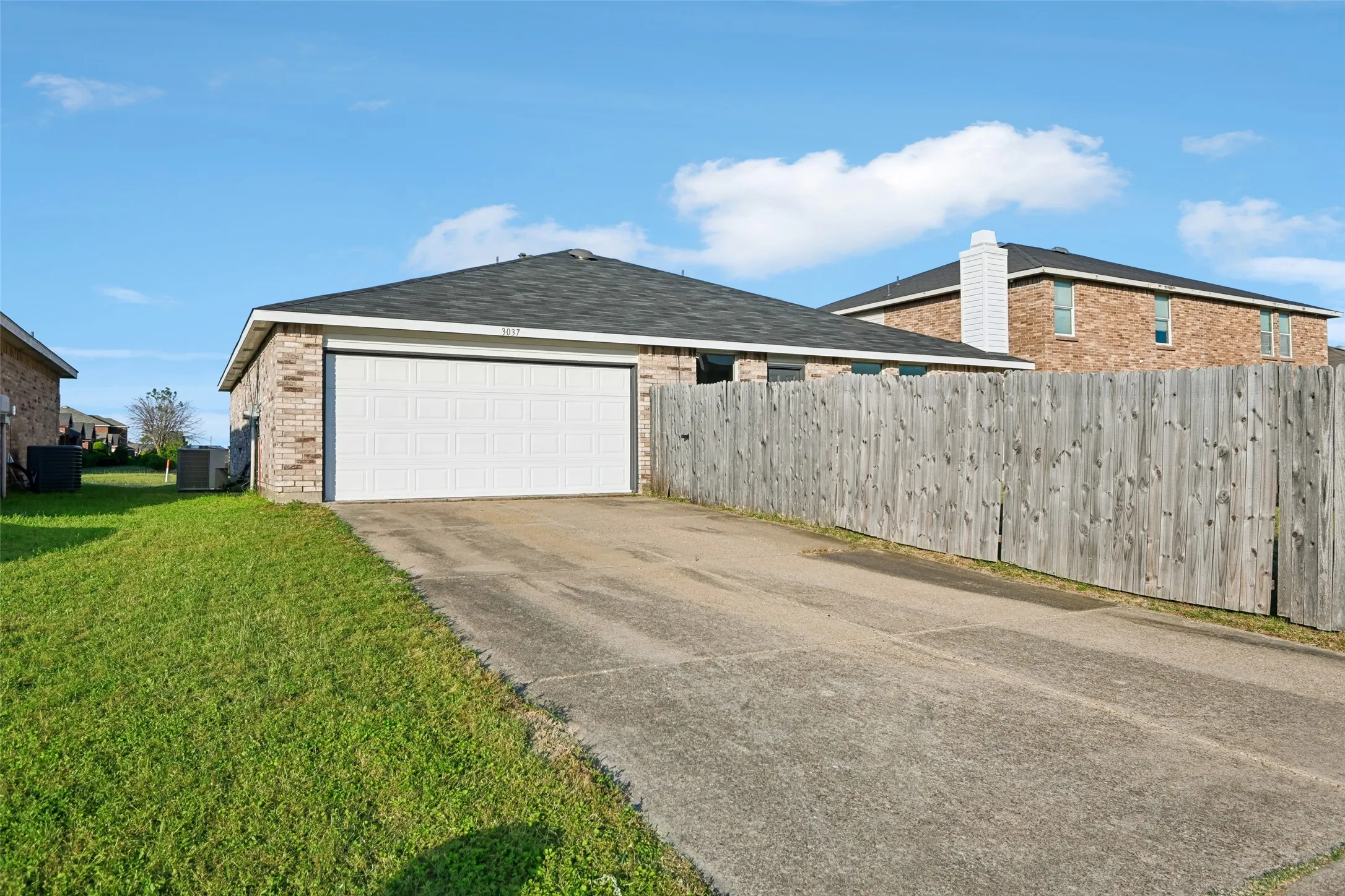 Single Family Residence For Sale in Dallas County , 3037 Paint Brush Place, Lancaster, Texas 75134, 3 Bedroom, 2 Bathroom, 2 Garage spaces, 1,914 Sqft, built in 2004, mls#21275389, Real Estate Agent in Lancaster, Homes For Sale in Dallas county, Homes For Sale in Lancaster, Realtor in Lancaster Texas, Real Estate Brokerage Independent Realty Texas, Luminita Cordes Realtor