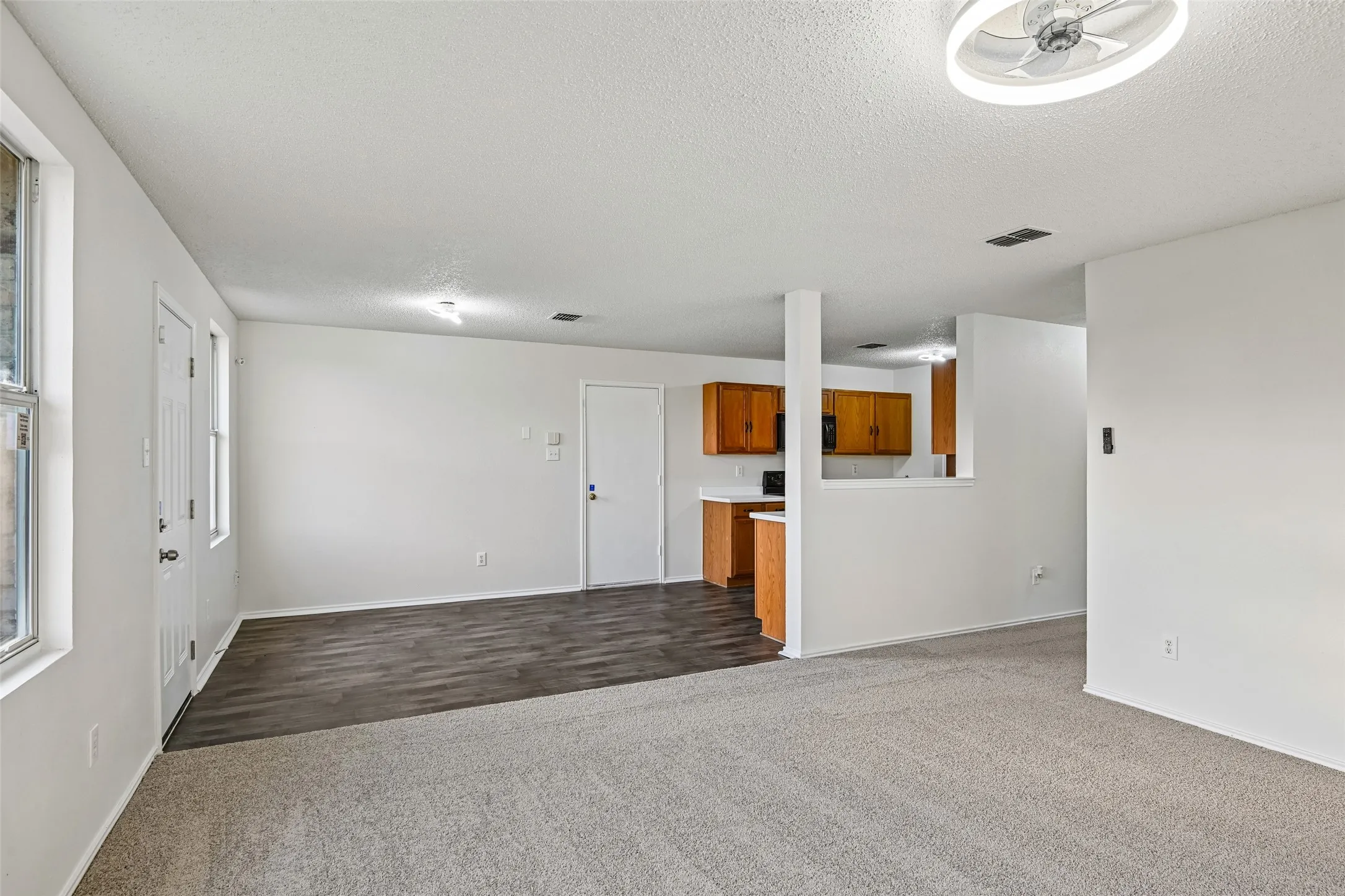 Single Family Residence For Sale in Dallas County , 3037 Paint Brush Place, Lancaster, Texas 75134, 3 Bedroom, 2 Bathroom, 2 Garage spaces, 1,914 Sqft, built in 2004, mls#21275389, Real Estate Agent in Lancaster, Homes For Sale in Dallas county, Homes For Sale in Lancaster, Realtor in Lancaster Texas, Real Estate Brokerage Independent Realty Texas, Luminita Cordes Realtor