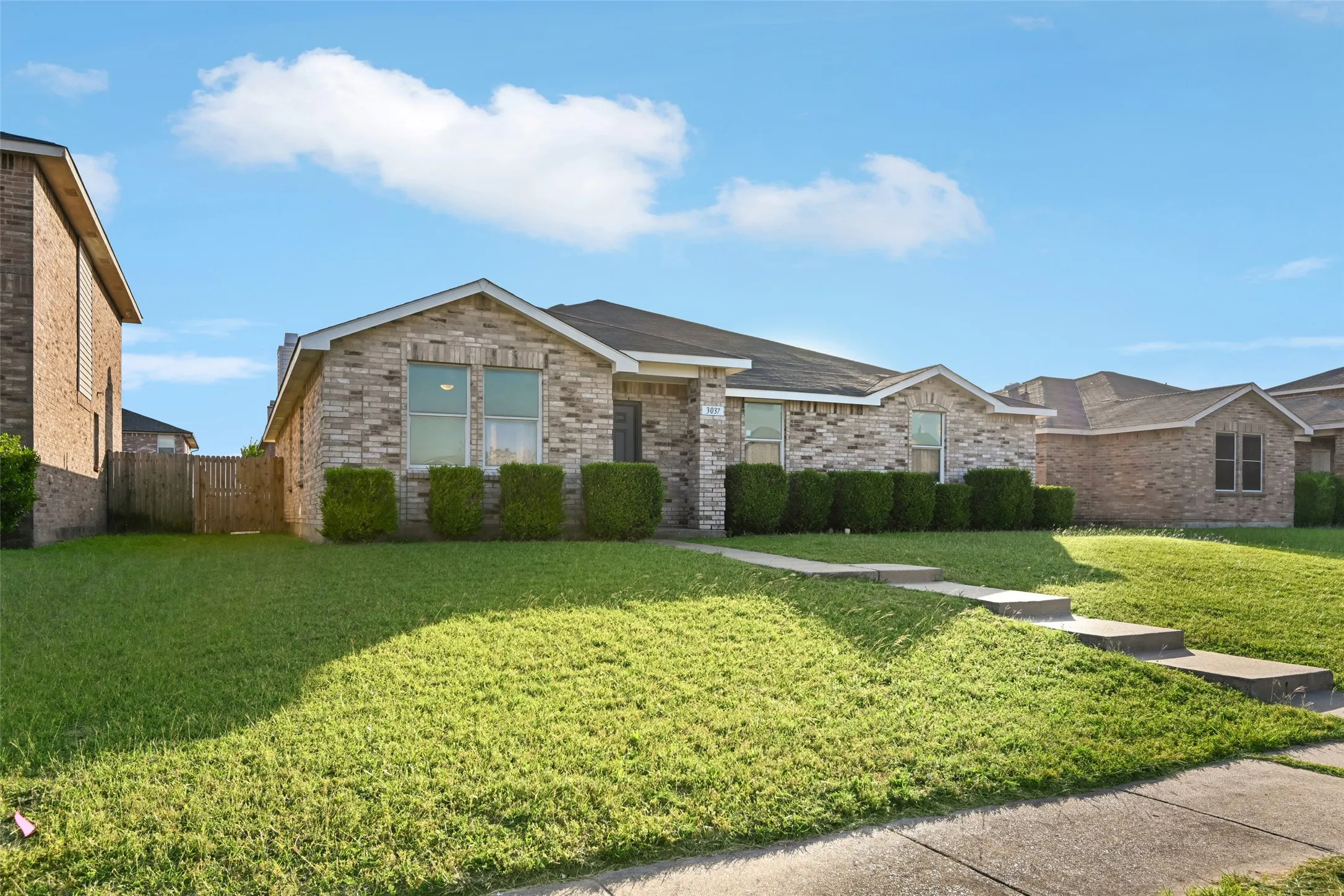 Single Family Residence For Sale in Dallas County , 3037 Paint Brush Place, Lancaster, Texas 75134, 3 Bedroom, 2 Bathroom, 2 Garage spaces, 1,914 Sqft, built in 2004, mls#21275389, Real Estate Agent in Lancaster, Homes For Sale in Dallas county, Homes For Sale in Lancaster, Realtor in Lancaster Texas, Real Estate Brokerage Independent Realty Texas, Luminita Cordes Realtor