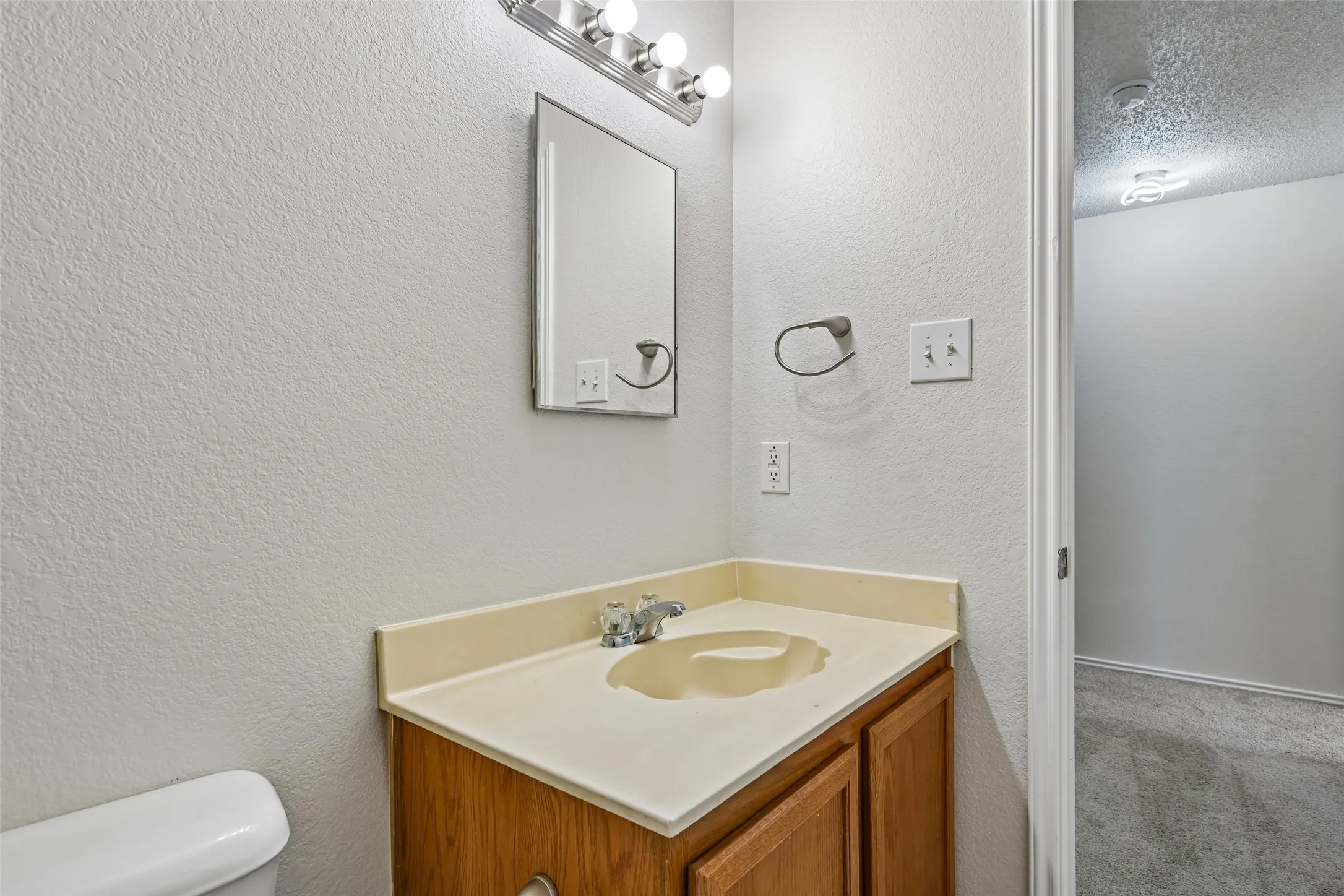 Single Family Residence For Sale in Dallas County , 3037 Paint Brush Place, Lancaster, Texas 75134, 3 Bedroom, 2 Bathroom, 2 Garage spaces, 1,914 Sqft, built in 2004, mls#21275389, Real Estate Agent in Lancaster, Homes For Sale in Dallas county, Homes For Sale in Lancaster, Realtor in Lancaster Texas, Real Estate Brokerage Independent Realty Texas, Luminita Cordes Realtor