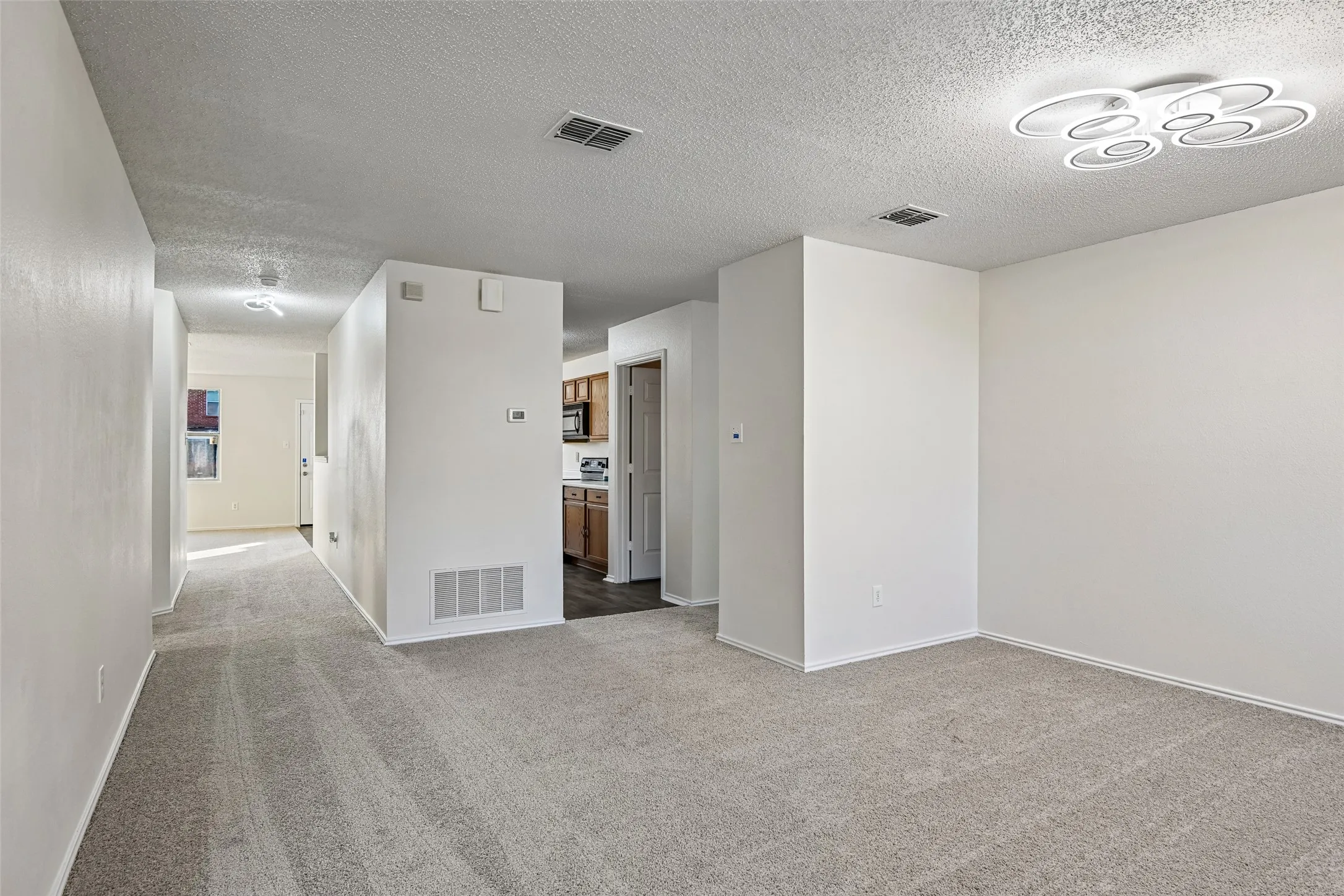 Single Family Residence For Sale in Dallas County , 3037 Paint Brush Place, Lancaster, Texas 75134, 3 Bedroom, 2 Bathroom, 2 Garage spaces, 1,914 Sqft, built in 2004, mls#21275389, Real Estate Agent in Lancaster, Homes For Sale in Dallas county, Homes For Sale in Lancaster, Realtor in Lancaster Texas, Real Estate Brokerage Independent Realty Texas, Luminita Cordes Realtor