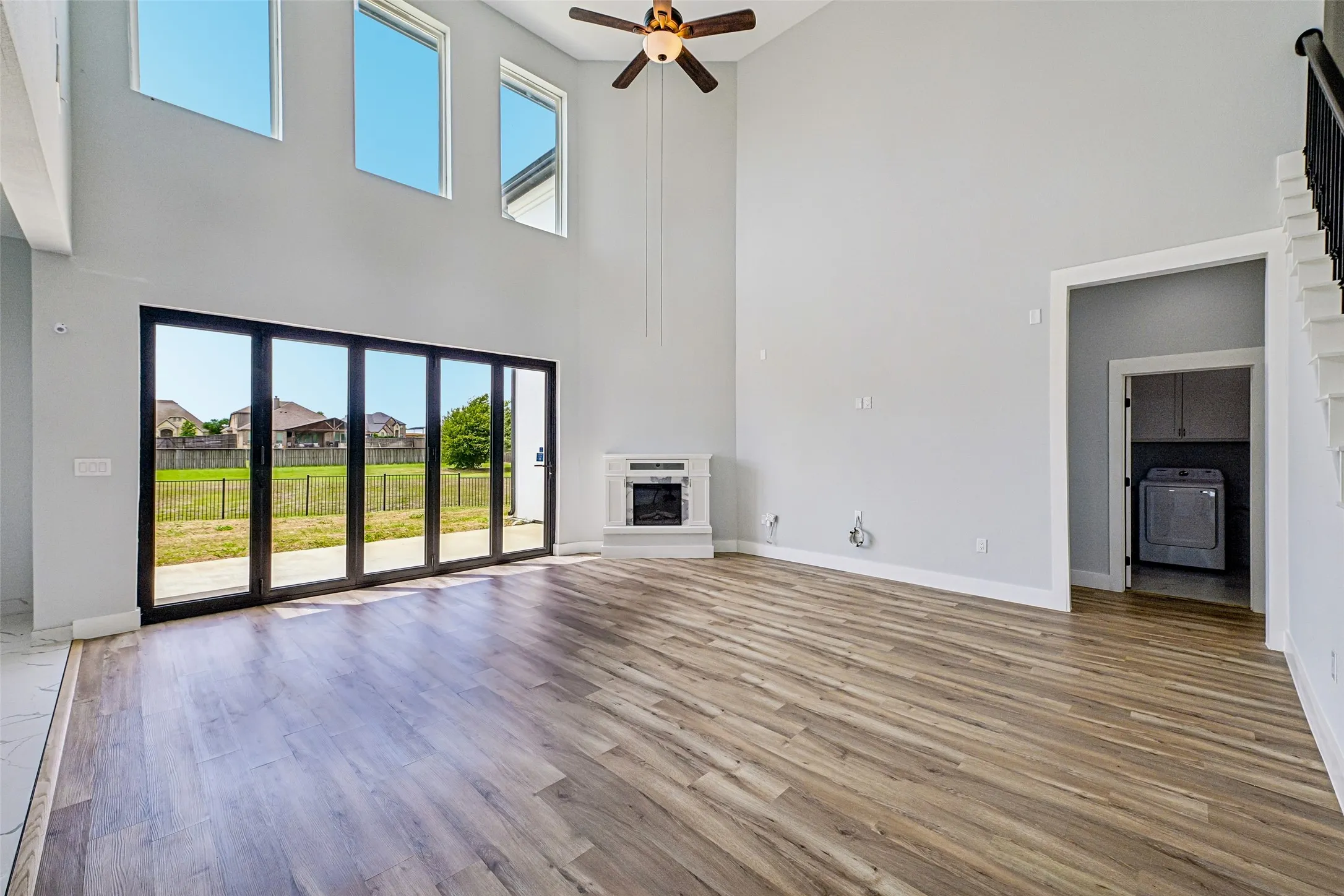 Single Family Residence For Sale in Ellis County , 681 Davenport Drive, Waxahachie, Texas 75167, 5 Bedroom, 4 Bathroom, 2 Garage spaces, 3,503 Sqft, built in 2022, mls#21275430, Real Estate Agent in Waxahachie, Homes For Sale in Ellis county, Homes For Sale in Waxahachie, Realtor in Waxahachie Texas, Real Estate Brokerage Independent Realty Texas, Luminita Cordes Realtor