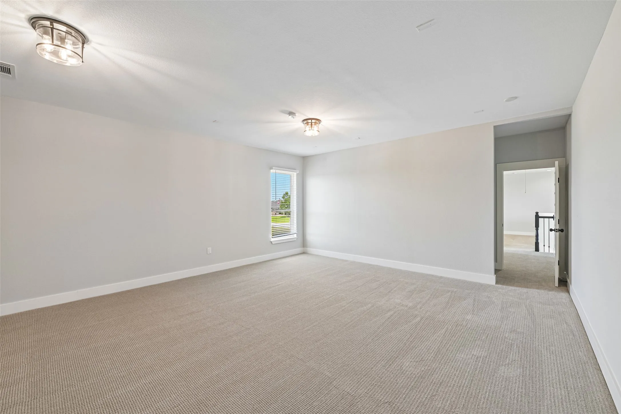 Single Family Residence For Sale in Ellis County , 681 Davenport Drive, Waxahachie, Texas 75167, 5 Bedroom, 4 Bathroom, 2 Garage spaces, 3,503 Sqft, built in 2022, mls#21275430, Real Estate Agent in Waxahachie, Homes For Sale in Ellis county, Homes For Sale in Waxahachie, Realtor in Waxahachie Texas, Real Estate Brokerage Independent Realty Texas, Luminita Cordes Realtor