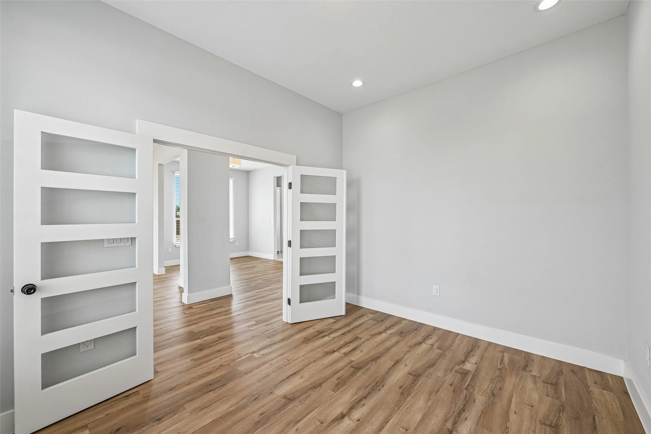 Single Family Residence For Sale in Ellis County , 681 Davenport Drive, Waxahachie, Texas 75167, 5 Bedroom, 4 Bathroom, 2 Garage spaces, 3,503 Sqft, built in 2022, mls#21275430, Real Estate Agent in Waxahachie, Homes For Sale in Ellis county, Homes For Sale in Waxahachie, Realtor in Waxahachie Texas, Real Estate Brokerage Independent Realty Texas, Luminita Cordes Realtor
