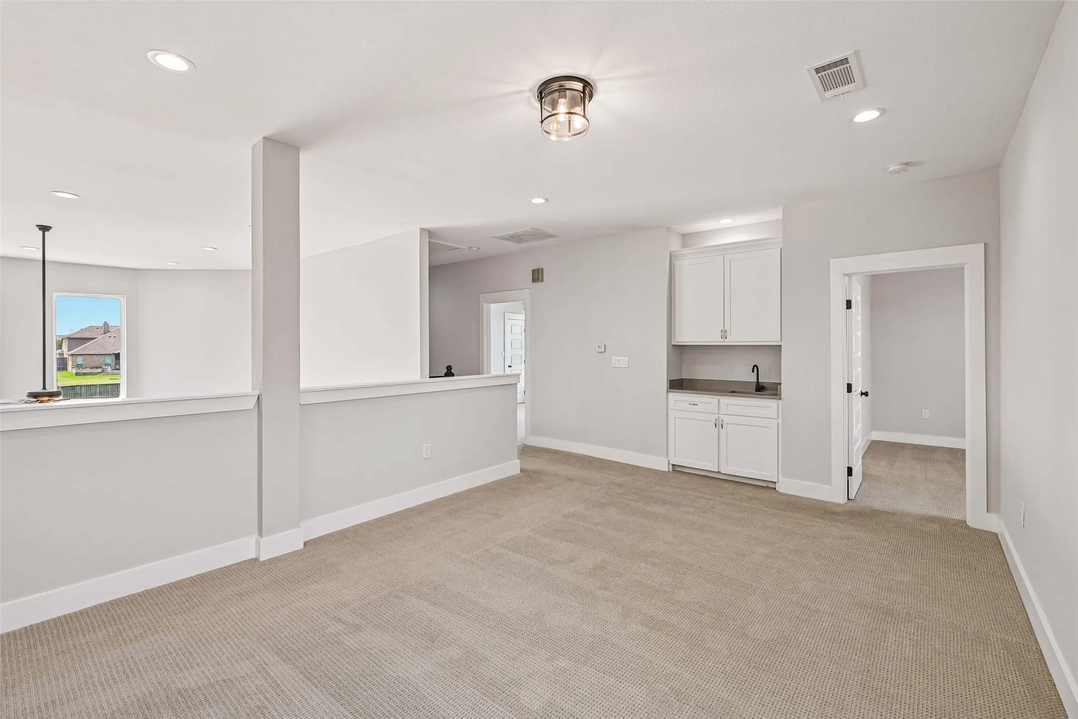 Single Family Residence For Sale in Ellis County , 681 Davenport Drive, Waxahachie, Texas 75167, 5 Bedroom, 4 Bathroom, 2 Garage spaces, 3,503 Sqft, built in 2022, mls#21275430, Real Estate Agent in Waxahachie, Homes For Sale in Ellis county, Homes For Sale in Waxahachie, Realtor in Waxahachie Texas, Real Estate Brokerage Independent Realty Texas, Luminita Cordes Realtor
