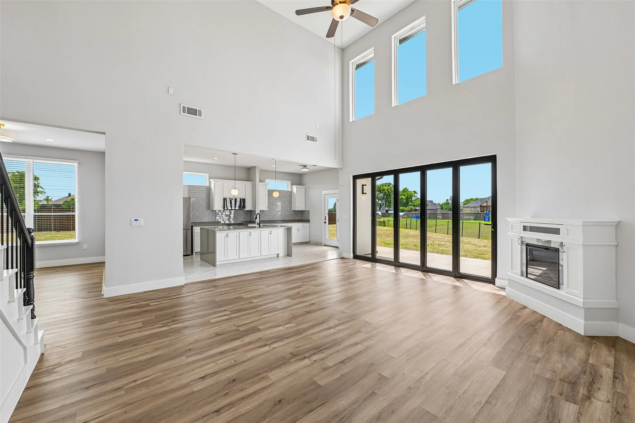 Single Family Residence For Sale in Ellis County , 681 Davenport Drive, Waxahachie, Texas 75167, 5 Bedroom, 4 Bathroom, 2 Garage spaces, 3,503 Sqft, built in 2022, mls#21275430, Real Estate Agent in Waxahachie, Homes For Sale in Ellis county, Homes For Sale in Waxahachie, Realtor in Waxahachie Texas, Real Estate Brokerage Independent Realty Texas, Luminita Cordes Realtor