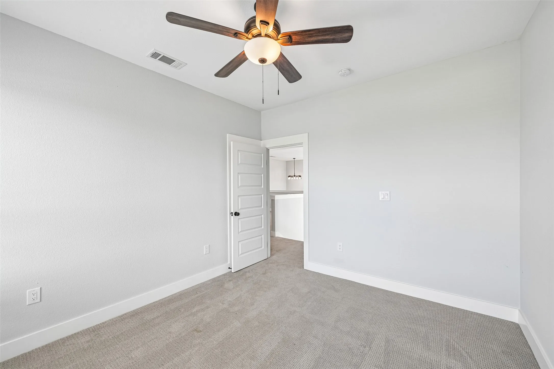 Single Family Residence For Sale in Ellis County , 681 Davenport Drive, Waxahachie, Texas 75167, 5 Bedroom, 4 Bathroom, 2 Garage spaces, 3,503 Sqft, built in 2022, mls#21275430, Real Estate Agent in Waxahachie, Homes For Sale in Ellis county, Homes For Sale in Waxahachie, Realtor in Waxahachie Texas, Real Estate Brokerage Independent Realty Texas, Luminita Cordes Realtor