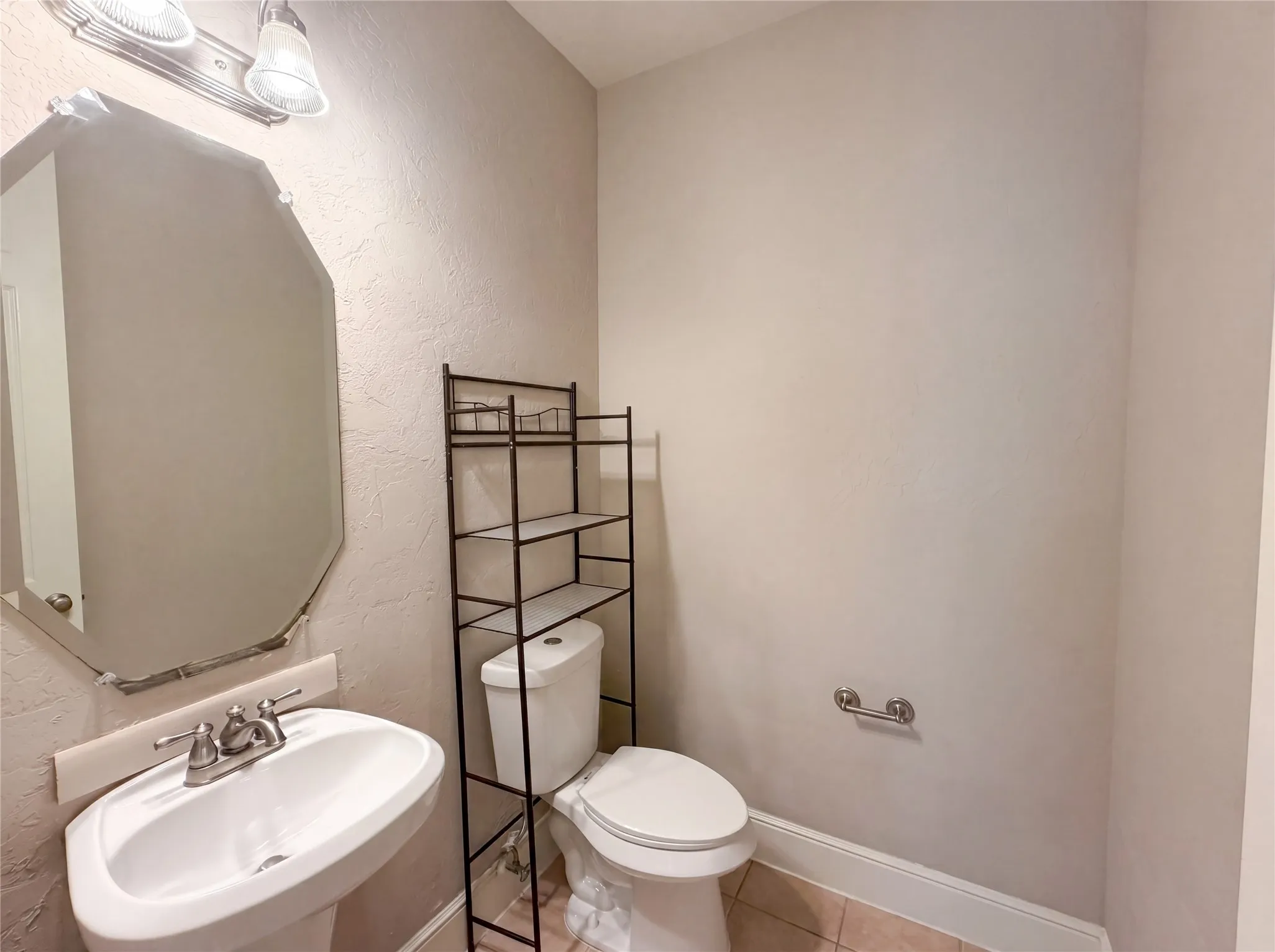 Single Family Residence For Sale in Dallas County , 10330 Sandbar Drive, Irving, Texas 75063, 4 Bedroom, 3 Bathroom, 2 Garage spaces, 2,888 Sqft, built in 2008, mls#21275462, Real Estate Agent in Irving, Homes For Sale in Dallas county, Homes For Sale in Irving, Realtor in Irving Texas, Real Estate Brokerage Independent Realty Texas, Luminita Cordes Realtor