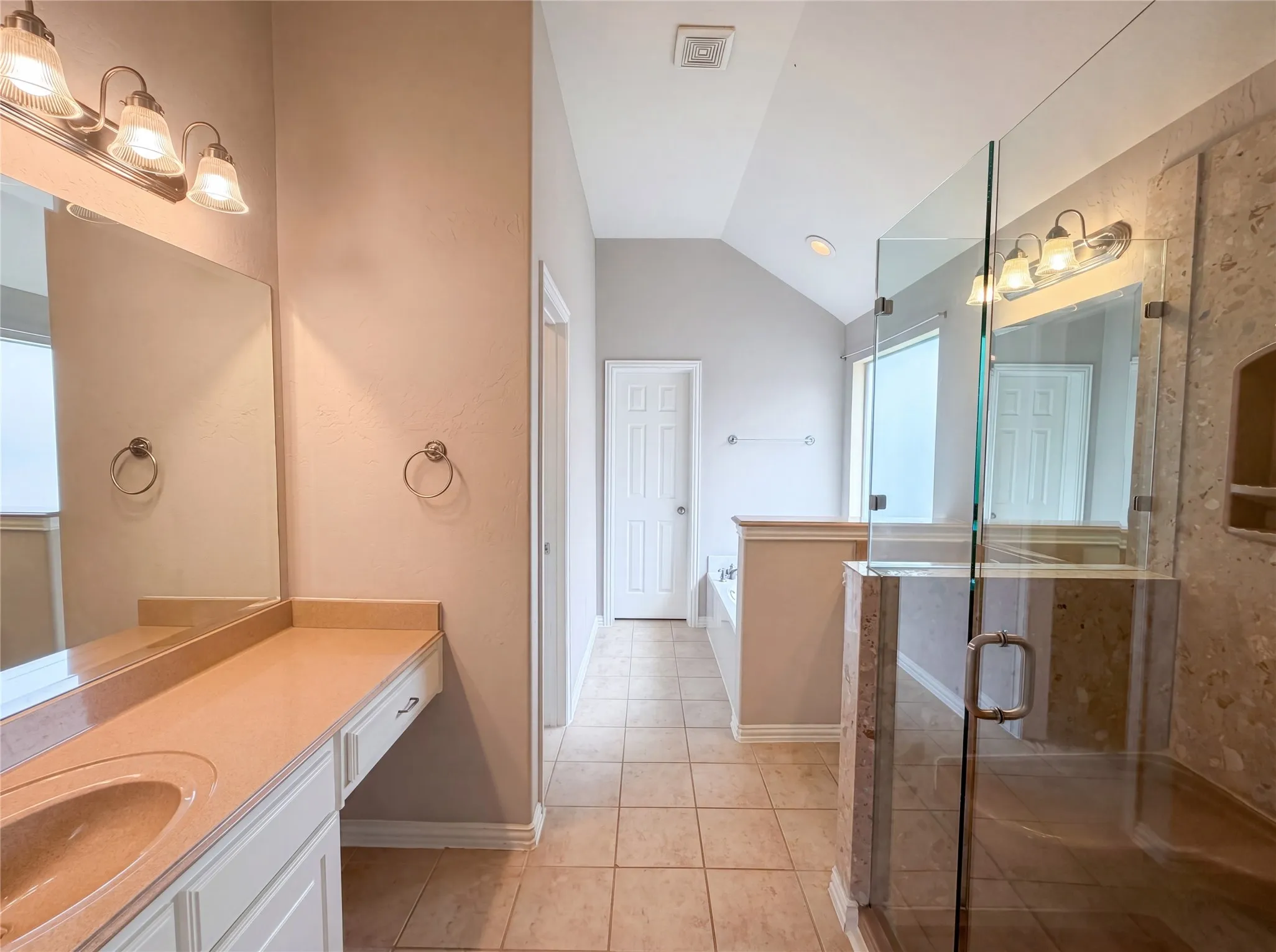 Single Family Residence For Sale in Dallas County , 10330 Sandbar Drive, Irving, Texas 75063, 4 Bedroom, 3 Bathroom, 2 Garage spaces, 2,888 Sqft, built in 2008, mls#21275462, Real Estate Agent in Irving, Homes For Sale in Dallas county, Homes For Sale in Irving, Realtor in Irving Texas, Real Estate Brokerage Independent Realty Texas, Luminita Cordes Realtor