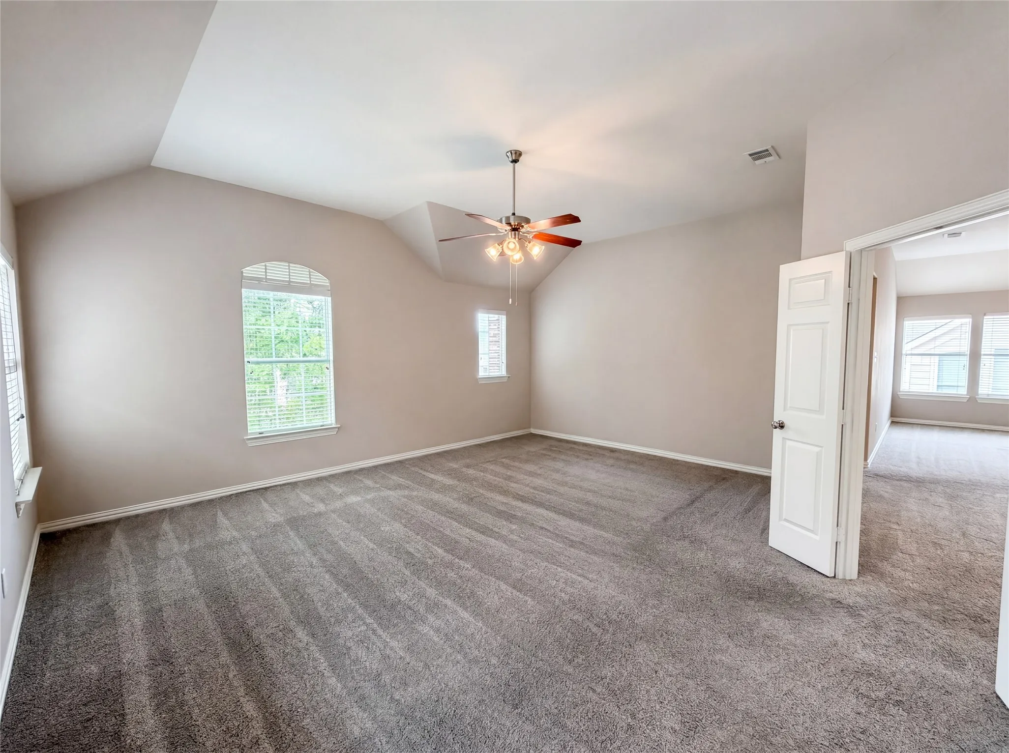 Single Family Residence For Sale in Dallas County , 10330 Sandbar Drive, Irving, Texas 75063, 4 Bedroom, 3 Bathroom, 2 Garage spaces, 2,888 Sqft, built in 2008, mls#21275462, Real Estate Agent in Irving, Homes For Sale in Dallas county, Homes For Sale in Irving, Realtor in Irving Texas, Real Estate Brokerage Independent Realty Texas, Luminita Cordes Realtor