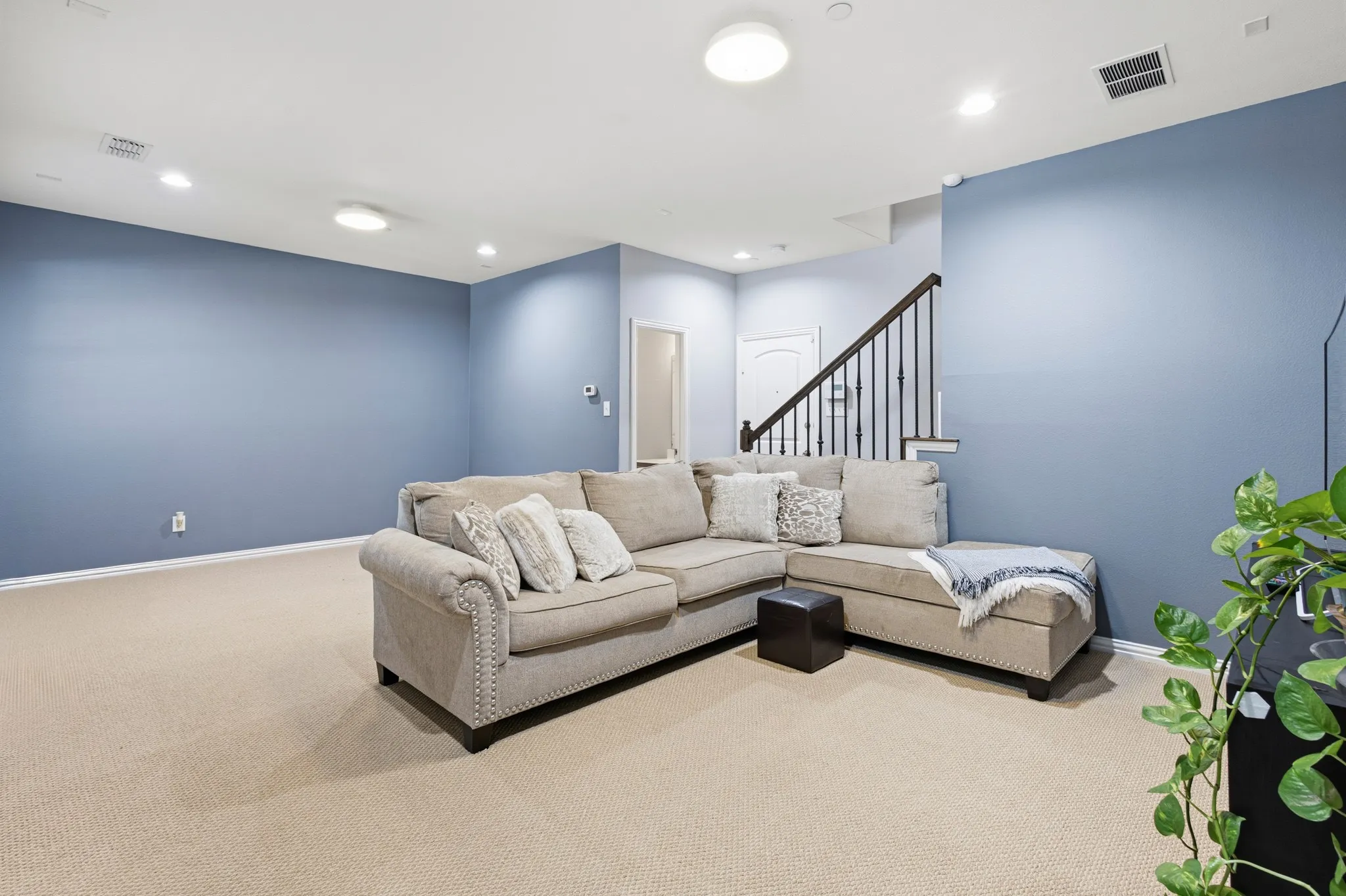 Single Family Residence For Sale in Dallas County , 1530 Biltmore Lane, Irving, Texas 75063, 3 Bedrooms, 4 Bathrooms, 1 Garage spaces, 2,273 Sqft, built in 2007, Price $431,500, mls#21273173, Real Estate Agent in Irving, Homes For Sale in Dallas county, Homes For Sale in Irving, Realtor in Irving Texas, Real Estate Brokerage Independent Realty Texas, Luminita Cordes Realtor