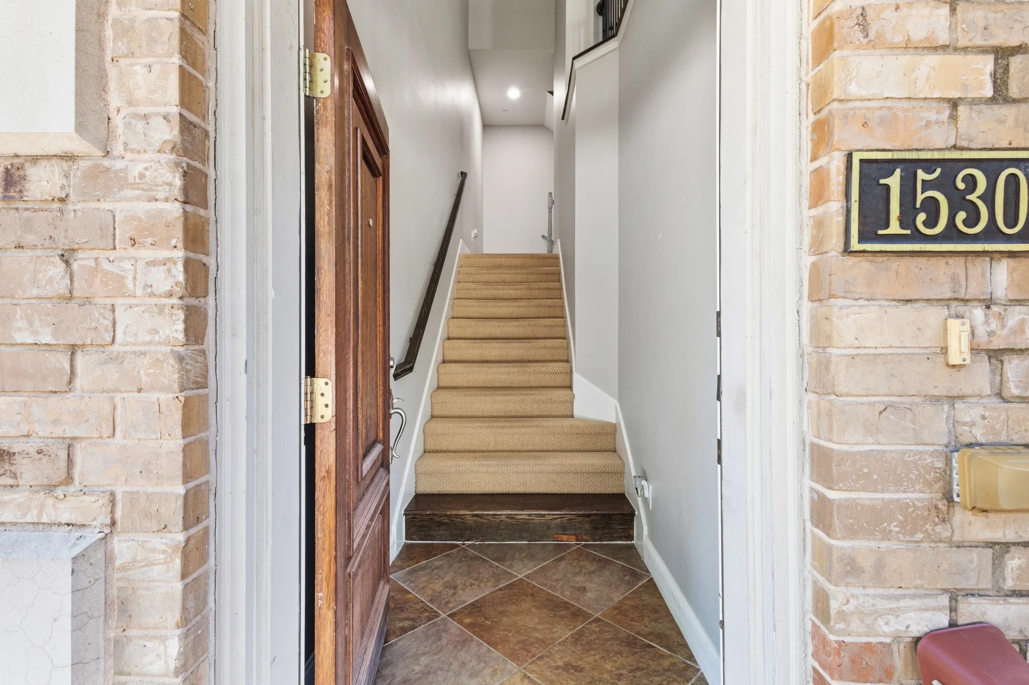 Single Family Residence For Sale in Dallas County , 1530 Biltmore Lane, Irving, Texas 75063, 3 Bedrooms, 4 Bathrooms, 1 Garage spaces, 2,273 Sqft, built in 2007, Price $431,500, mls#21273173, Real Estate Agent in Irving, Homes For Sale in Dallas county, Homes For Sale in Irving, Realtor in Irving Texas, Real Estate Brokerage Independent Realty Texas, Luminita Cordes Realtor