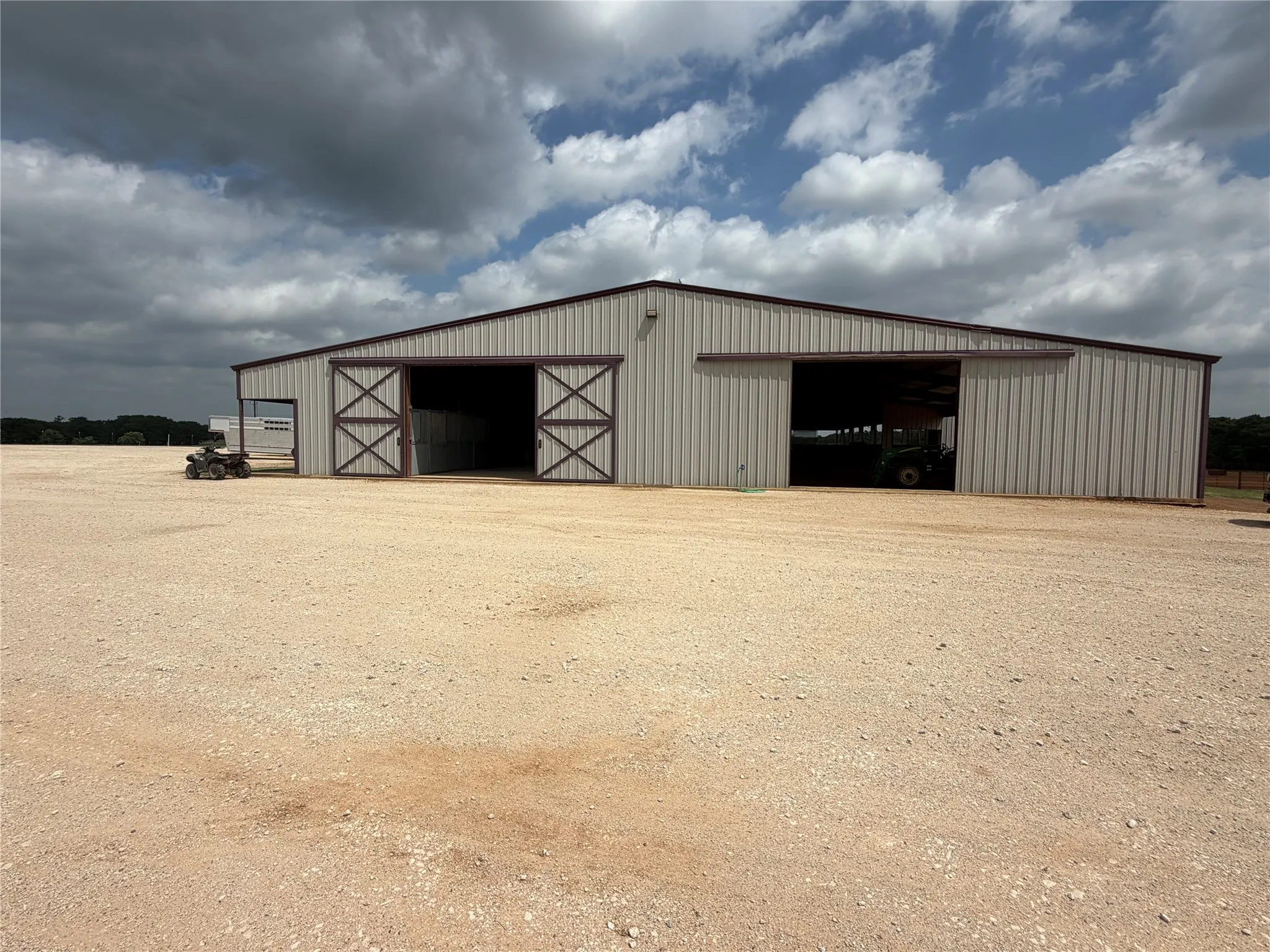Mobile Home For Sale in Cooke County , 4709 Fm 2383, Whitesboro, Texas 76273, 1 Bedroom, 1 Bathroom, Garage spaces, 1,200 Sqft, built in 2017, mls#21275799, Real Estate Agent in Whitesboro, Homes For Sale in Cooke county, Homes For Sale in Whitesboro, Realtor in Whitesboro Texas, Real Estate Brokerage Independent Realty Texas, Luminita Cordes Realtor
