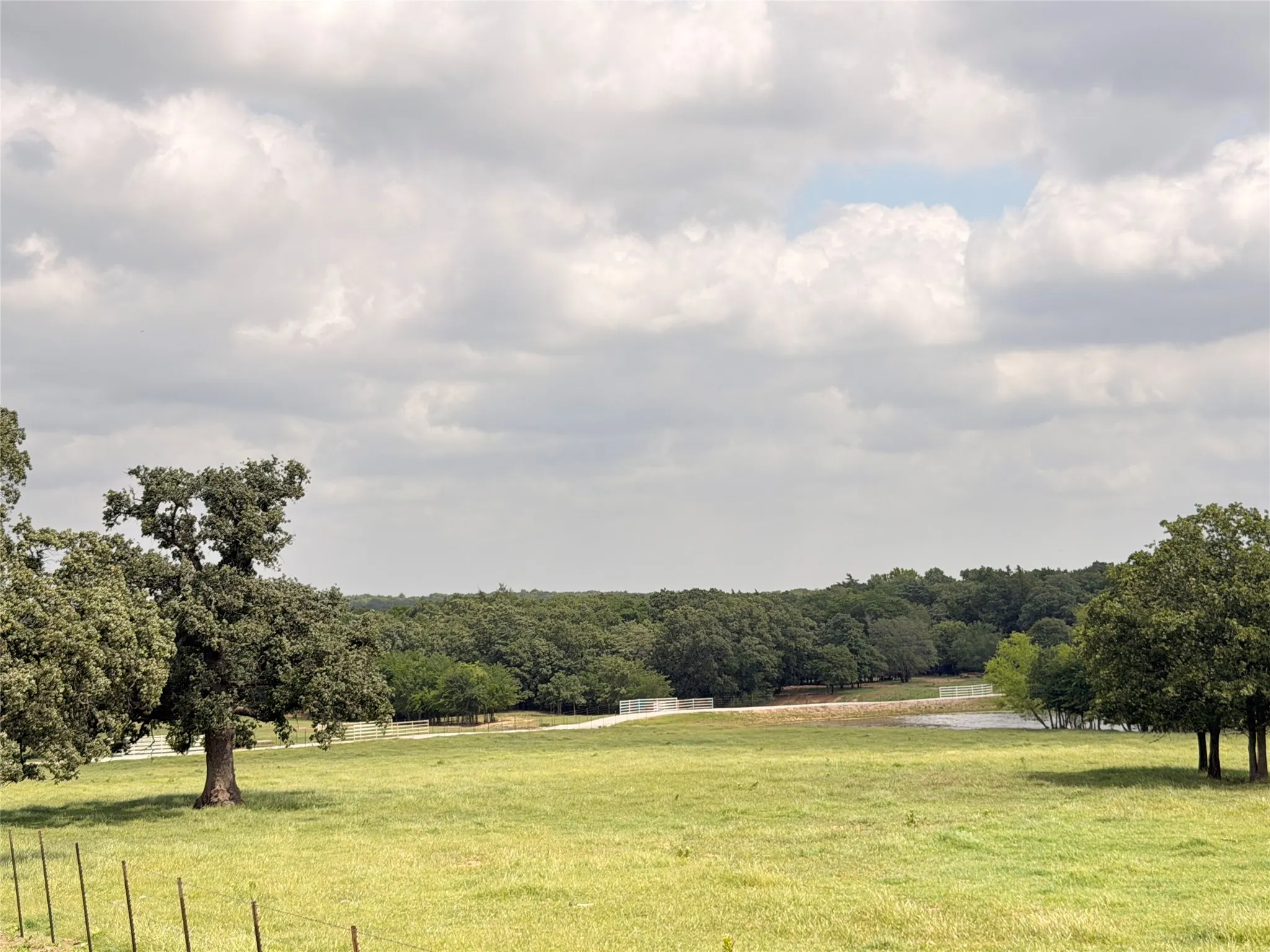 Mobile Home For Sale in Cooke County , 4709 Fm 2383, Whitesboro, Texas 76273, 1 Bedroom, 1 Bathroom, Garage spaces, 1,200 Sqft, built in 2017, mls#21275799, Real Estate Agent in Whitesboro, Homes For Sale in Cooke county, Homes For Sale in Whitesboro, Realtor in Whitesboro Texas, Real Estate Brokerage Independent Realty Texas, Luminita Cordes Realtor