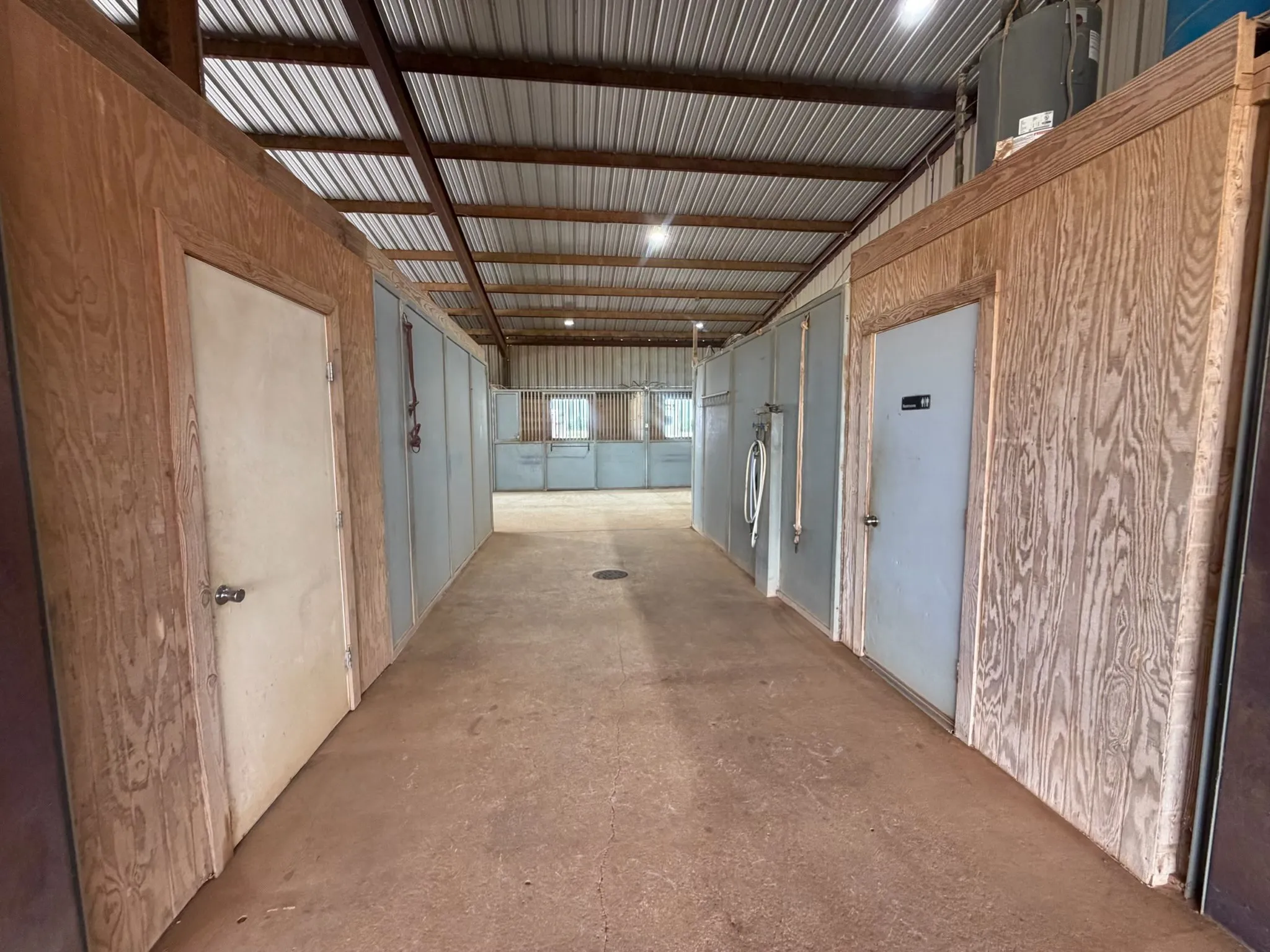Mobile Home For Sale in Cooke County , 4709 Fm 2383, Whitesboro, Texas 76273, 1 Bedroom, 1 Bathroom, Garage spaces, 1,200 Sqft, built in 2017, mls#21275799, Real Estate Agent in Whitesboro, Homes For Sale in Cooke county, Homes For Sale in Whitesboro, Realtor in Whitesboro Texas, Real Estate Brokerage Independent Realty Texas, Luminita Cordes Realtor