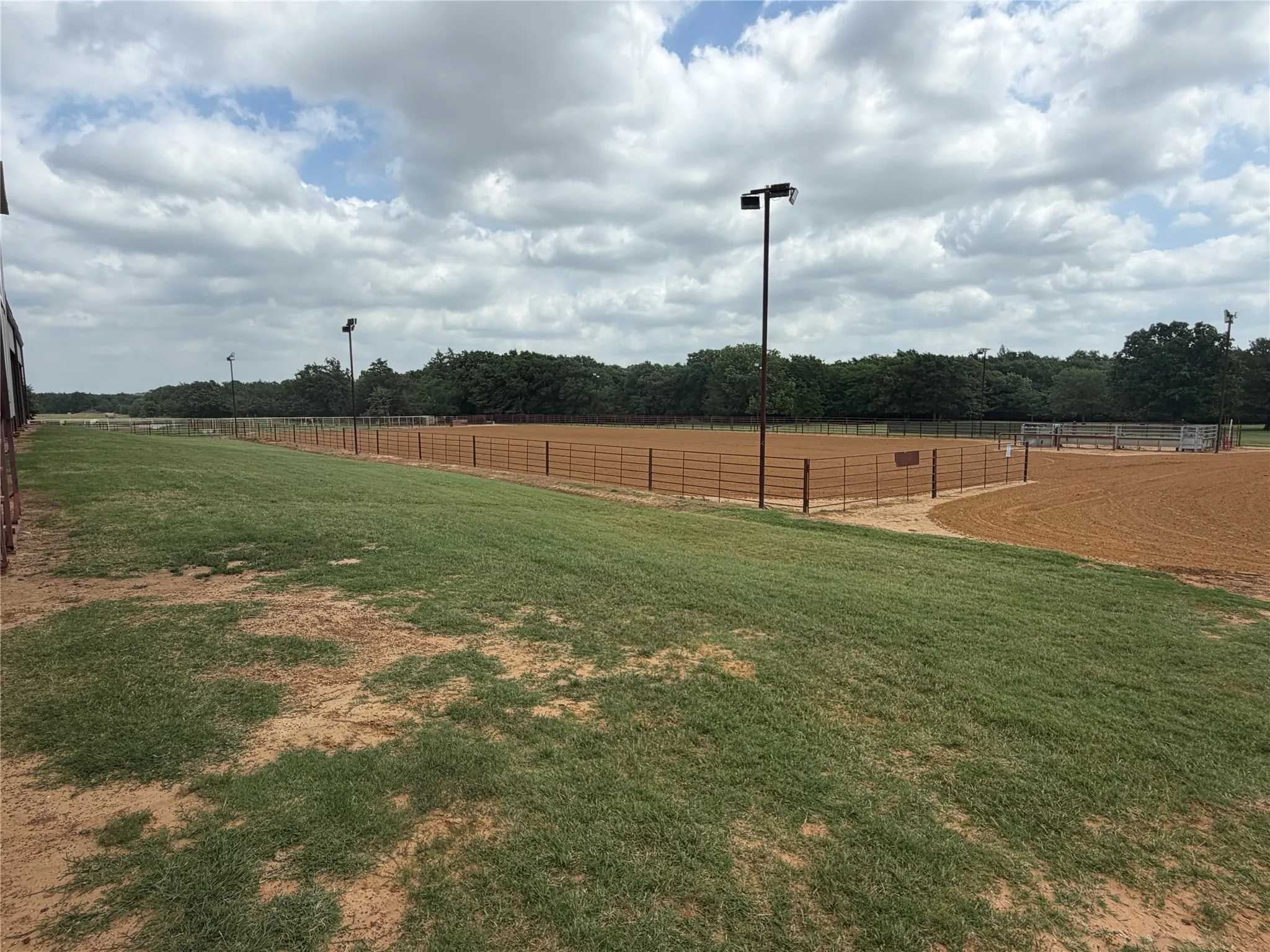 Mobile Home For Sale in Cooke County , 4709 Fm 2383, Whitesboro, Texas 76273, 1 Bedroom, 1 Bathroom, Garage spaces, 1,200 Sqft, built in 2017, mls#21275799, Real Estate Agent in Whitesboro, Homes For Sale in Cooke county, Homes For Sale in Whitesboro, Realtor in Whitesboro Texas, Real Estate Brokerage Independent Realty Texas, Luminita Cordes Realtor