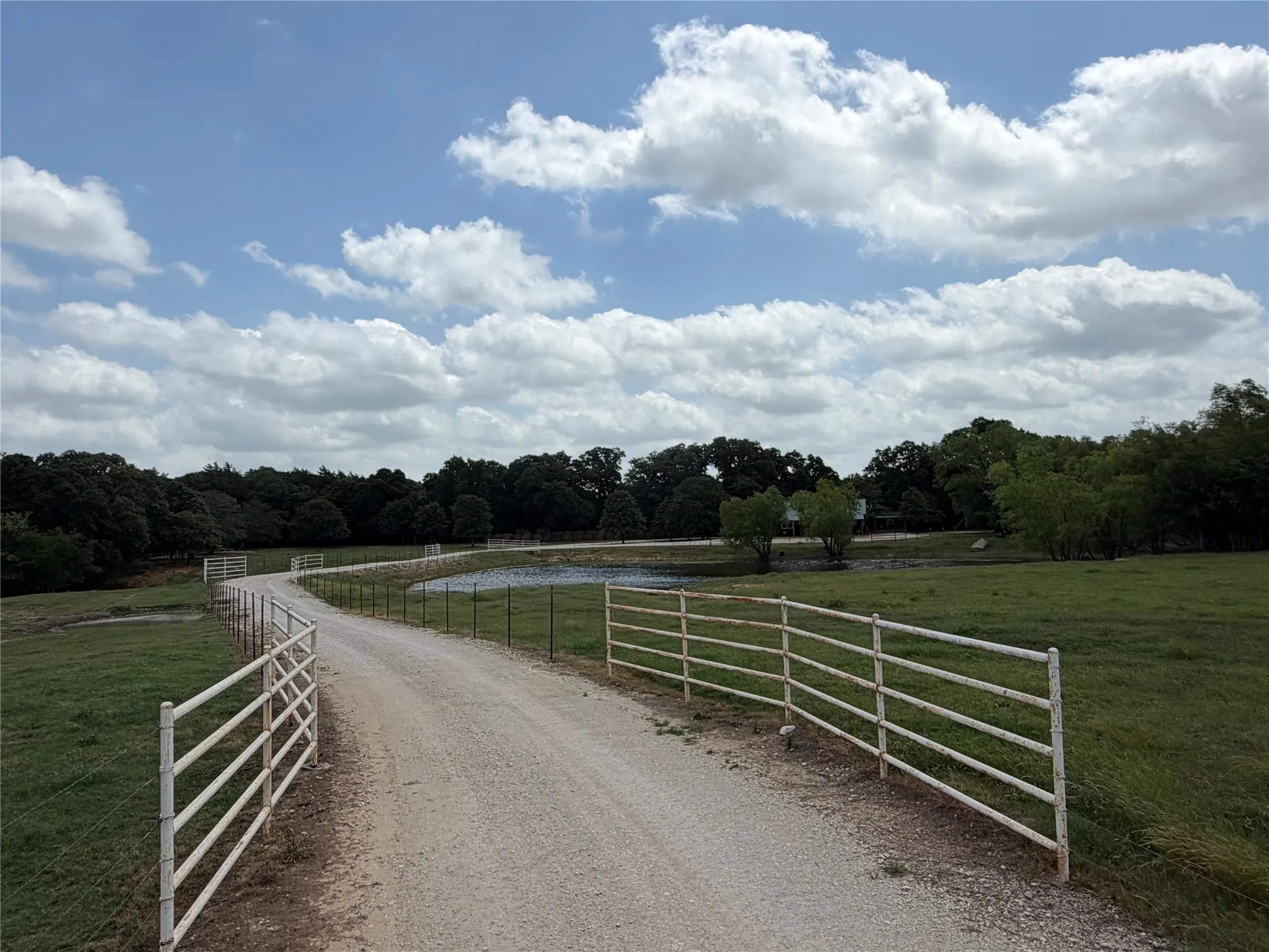 Mobile Home For Sale in Cooke County , 4709 Fm 2383, Whitesboro, Texas 76273, 1 Bedroom, 1 Bathroom, Garage spaces, 1,200 Sqft, built in 2017, mls#21275799, Real Estate Agent in Whitesboro, Homes For Sale in Cooke county, Homes For Sale in Whitesboro, Realtor in Whitesboro Texas, Real Estate Brokerage Independent Realty Texas, Luminita Cordes Realtor