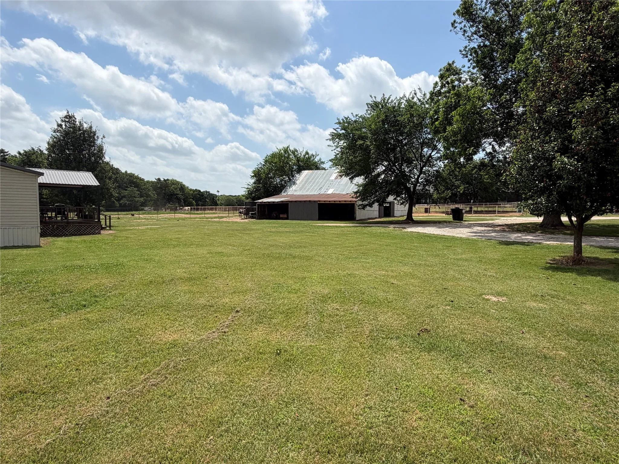 Mobile Home For Sale in Cooke County , 4709 Fm 2383, Whitesboro, Texas 76273, 1 Bedroom, 1 Bathroom, Garage spaces, 1,200 Sqft, built in 2017, mls#21275799, Real Estate Agent in Whitesboro, Homes For Sale in Cooke county, Homes For Sale in Whitesboro, Realtor in Whitesboro Texas, Real Estate Brokerage Independent Realty Texas, Luminita Cordes Realtor