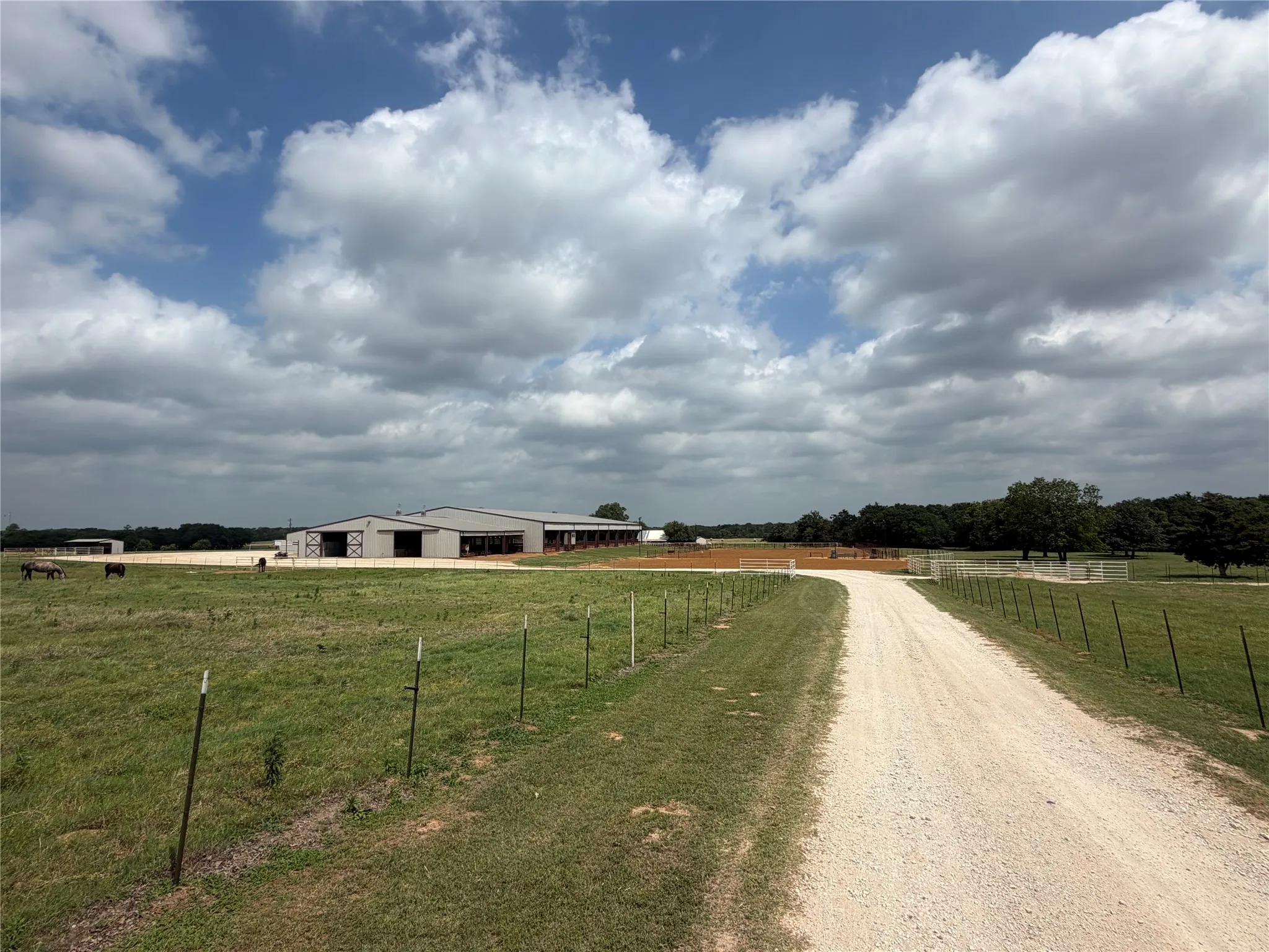 Mobile Home For Sale in Cooke County , 4709 Fm 2383, Whitesboro, Texas 76273, 1 Bedroom, 1 Bathroom, Garage spaces, 1,200 Sqft, built in 2017, mls#21275799, Real Estate Agent in Whitesboro, Homes For Sale in Cooke county, Homes For Sale in Whitesboro, Realtor in Whitesboro Texas, Real Estate Brokerage Independent Realty Texas, Luminita Cordes Realtor