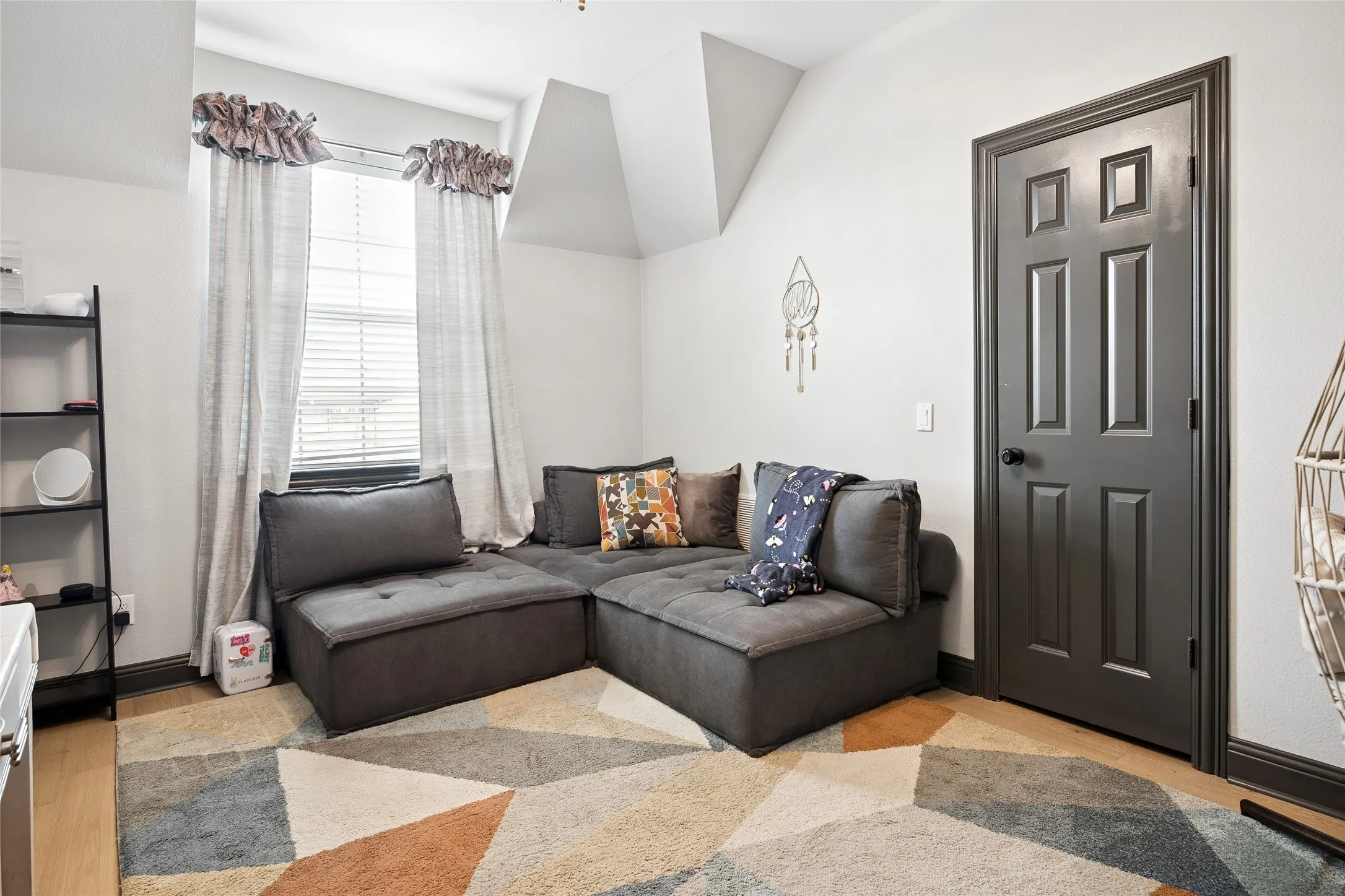 Bedroom with walk-in closet and connecting Jack 'n Jill bathroom