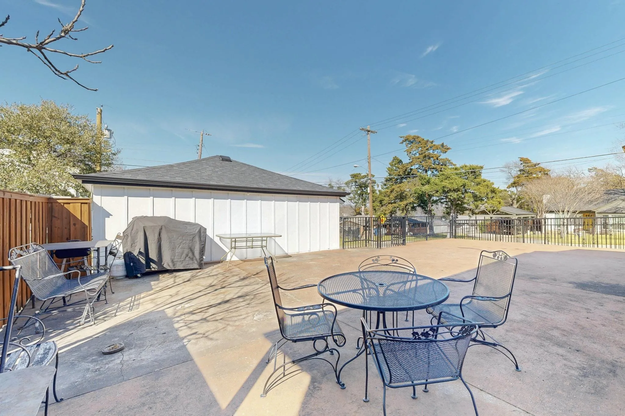 Single Family Residence For Sale in Dallas County , 3101 Ouida Avenue, Dallas, Texas 75211, 3 Bedrooms, 2 Bathrooms, 2 Garage spaces, 1,864 Sqft, built in 1925, Price $475,000, mls#21275808, Real Estate Agent in Dallas, Homes For Sale in Dallas county, Homes For Sale in Dallas, Realtor in Dallas Texas, Real Estate Brokerage Independent Realty Texas, Luminita Cordes Realtor