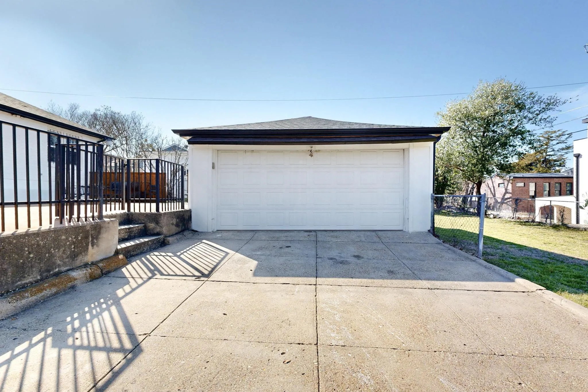 Single Family Residence For Sale in Dallas County , 3101 Ouida Avenue, Dallas, Texas 75211, 3 Bedrooms, 2 Bathrooms, 2 Garage spaces, 1,864 Sqft, built in 1925, Price $475,000, mls#21275808, Real Estate Agent in Dallas, Homes For Sale in Dallas county, Homes For Sale in Dallas, Realtor in Dallas Texas, Real Estate Brokerage Independent Realty Texas, Luminita Cordes Realtor