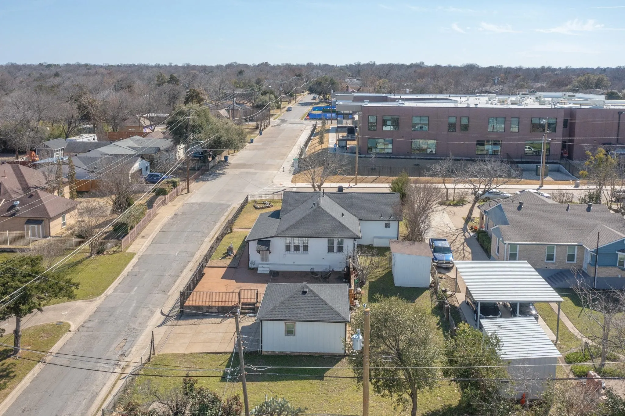 Single Family Residence For Sale in Dallas County , 3101 Ouida Avenue, Dallas, Texas 75211, 3 Bedrooms, 2 Bathrooms, 2 Garage spaces, 1,864 Sqft, built in 1925, Price $475,000, mls#21275808, Real Estate Agent in Dallas, Homes For Sale in Dallas county, Homes For Sale in Dallas, Realtor in Dallas Texas, Real Estate Brokerage Independent Realty Texas, Luminita Cordes Realtor